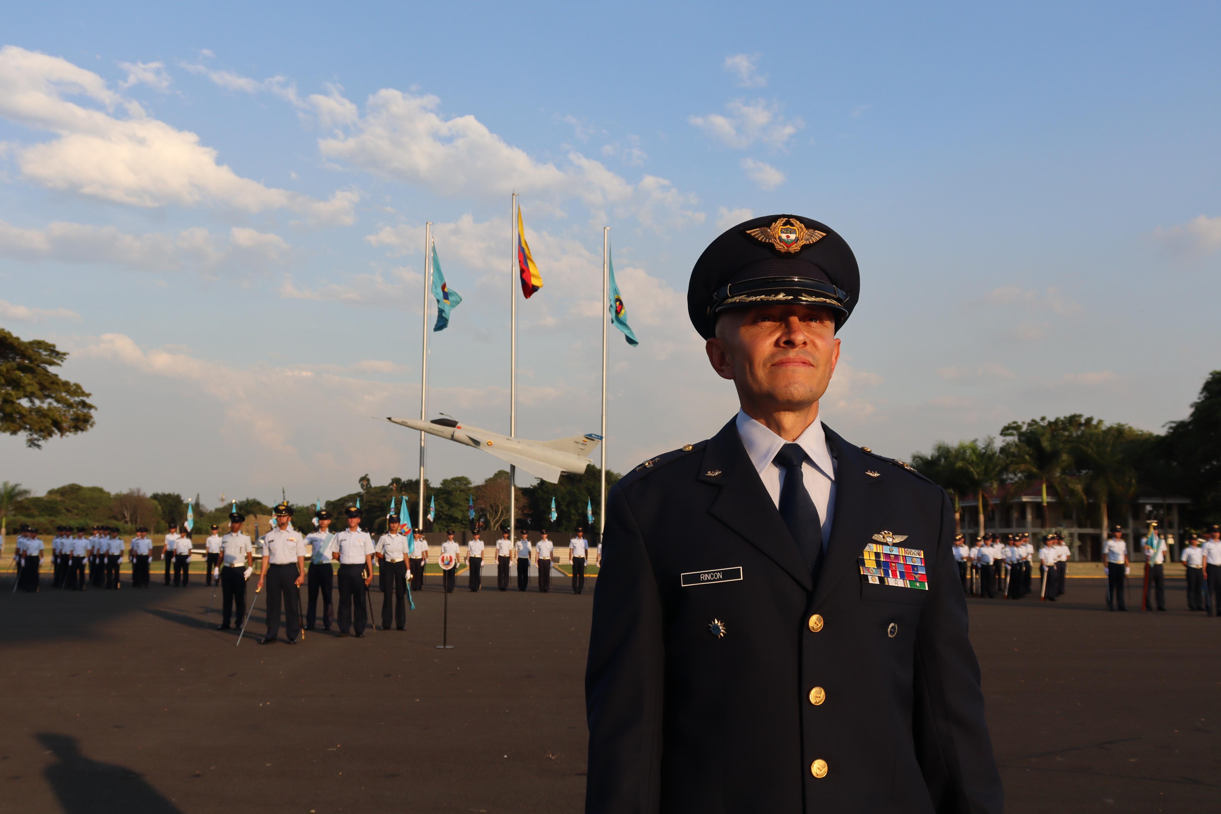 En ceremonia militar fue reconocido el nuevo comandante del Comando Aéreo de Combate No. 7