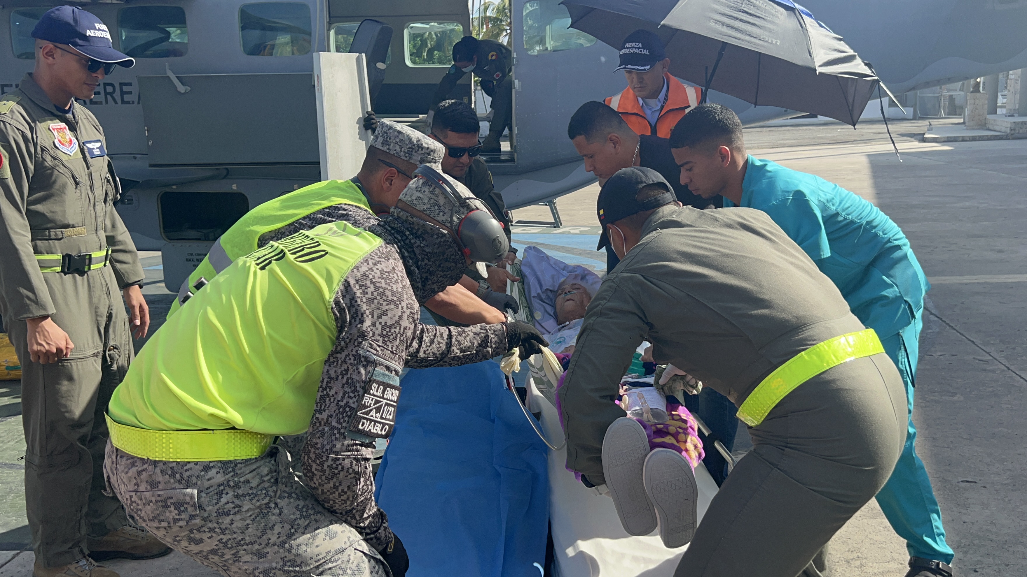 Evacuación aeromedica de una paciente de 87 años desde Providencia hasta San Andrés