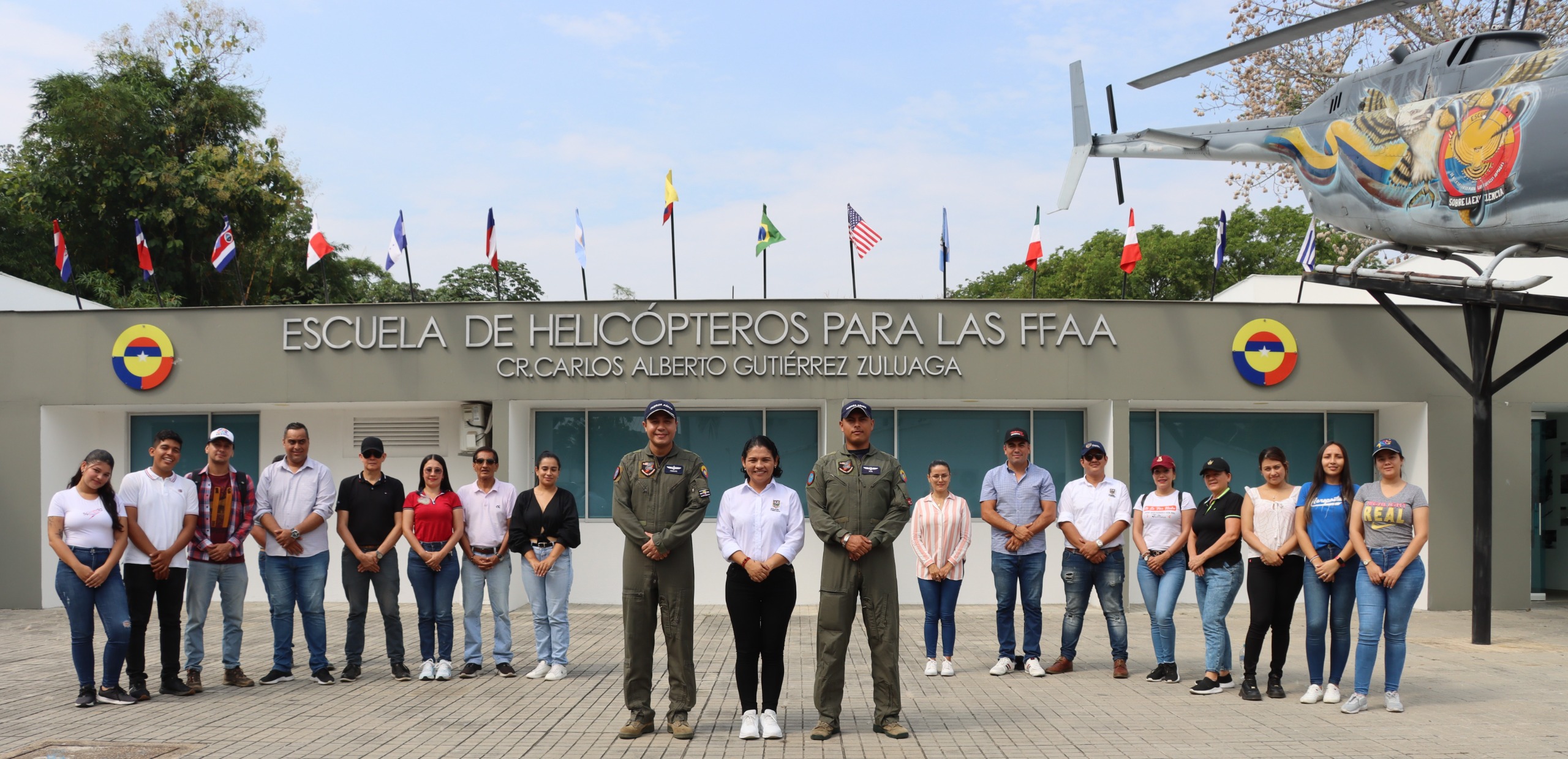 Ciudadanos conocieron las capacidades de la operación helicoportada de su Fuerza Aérea en Melgar, Tolima