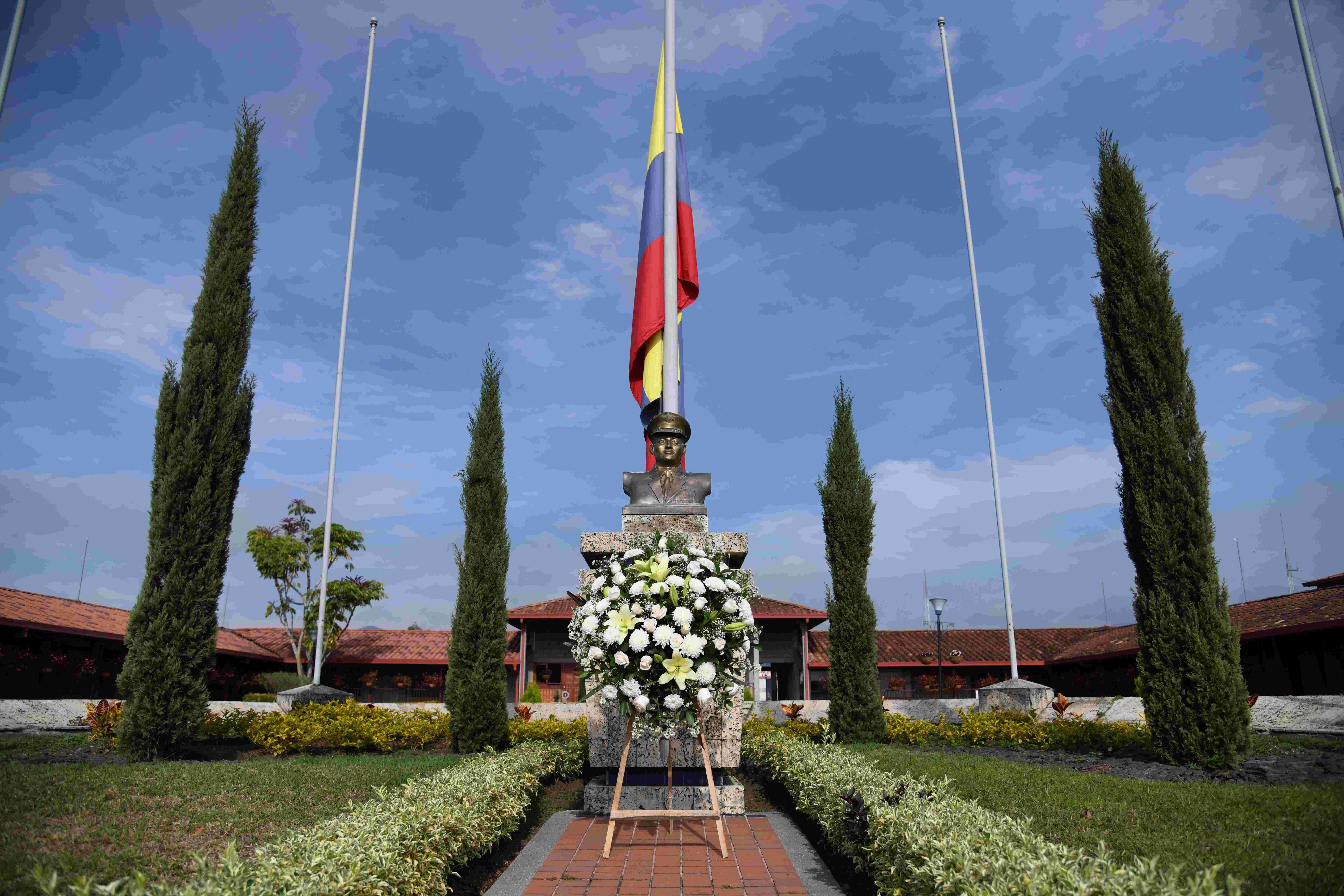 En Antioquia, su Fuerza Aérea conmemoró el Día Nacional de la Memoria y la Solidaridad con las víctimas del Conflicto      