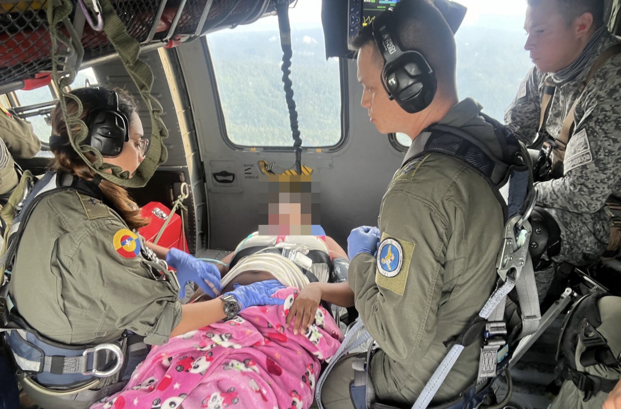 Menor de edad en embarazo de alto riesgo es traslada por su Fuerza Aérea Colombiana