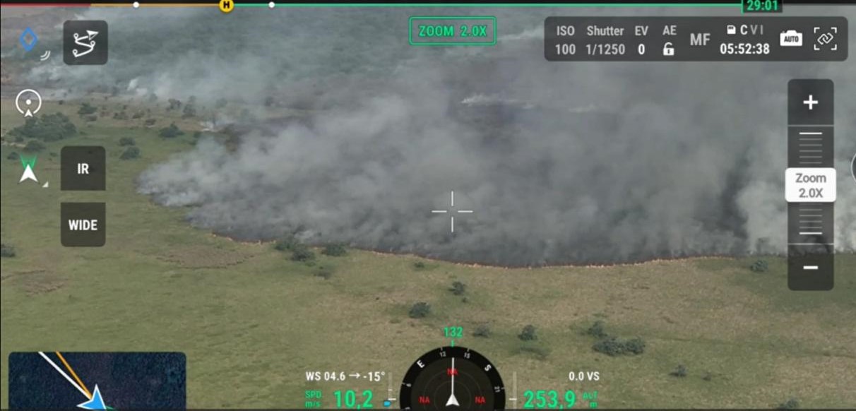 Despliegue aéreo en Arauca: Fuerza Aérea Colombiana combate incendio en Caño Limón 