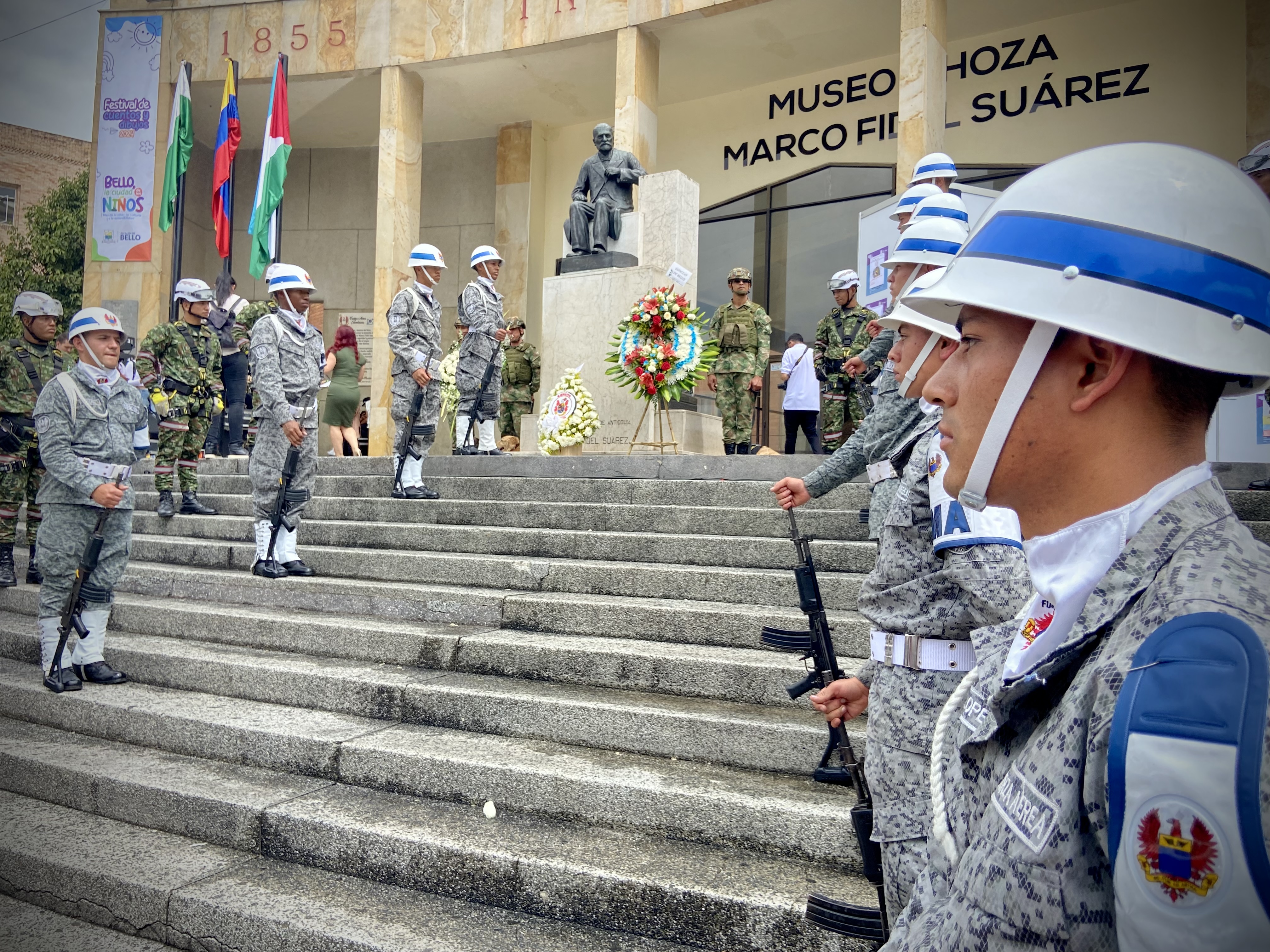 En Bello, su Fuerza Aérea Colombiana se unió a la conmemoración del natalicio de Marco Fidel Suárez