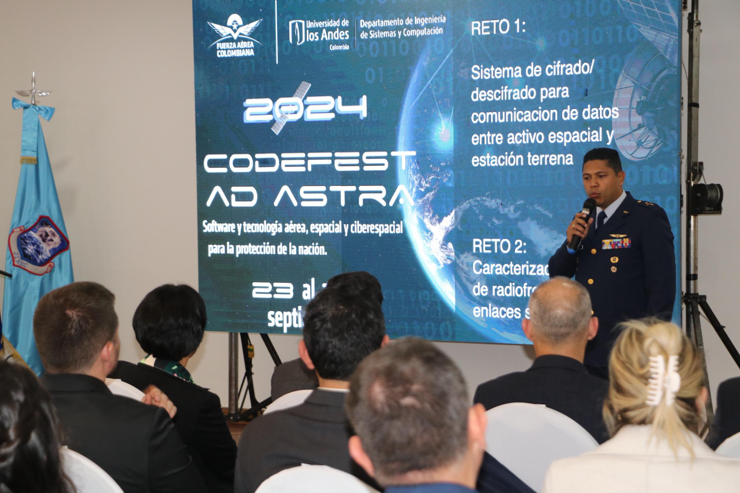 Fuerza Aérea y Universidad de los Andes proponen reto en innovación tecnológica para jóvenes estudiantes