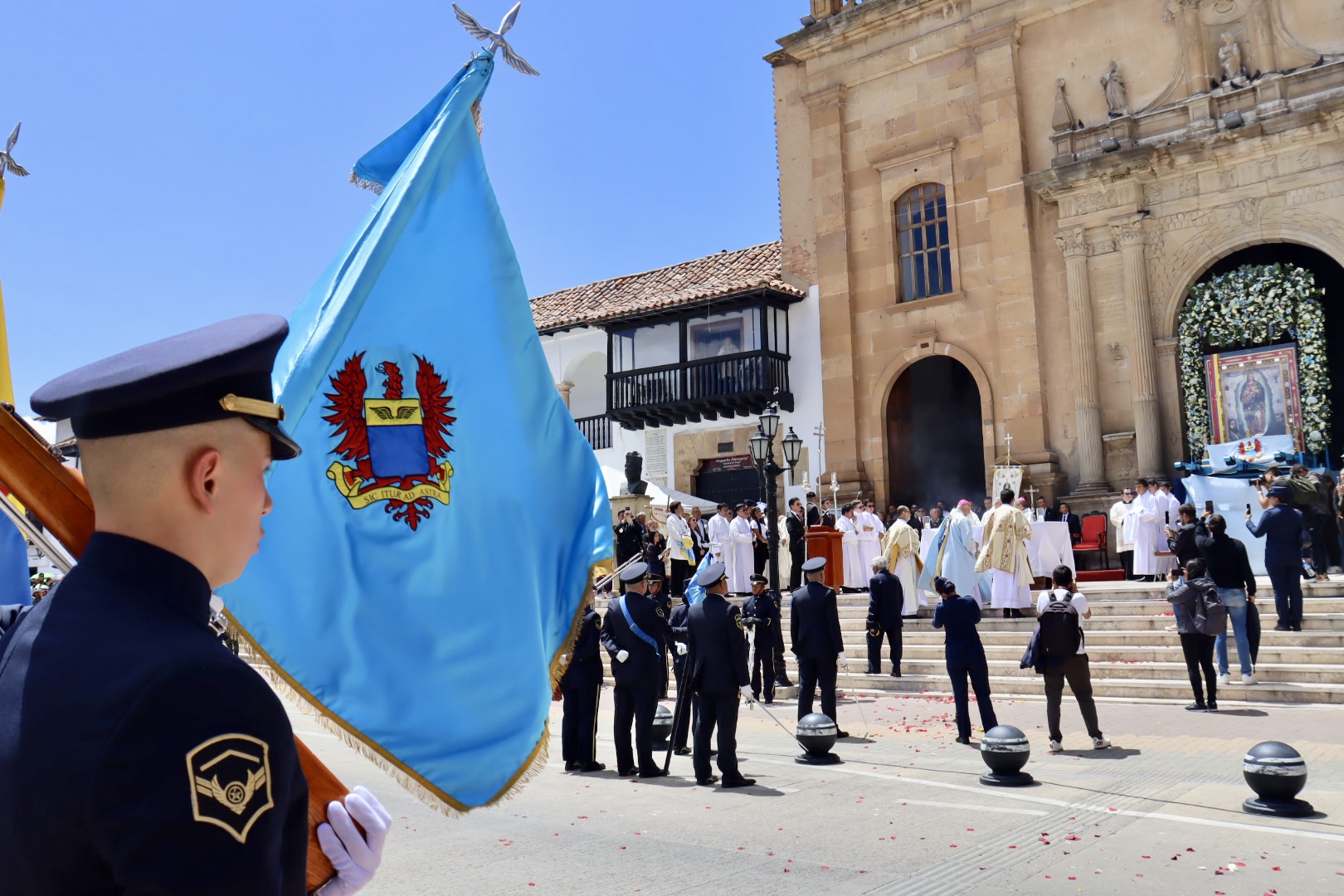 Fuerza Pública rindió homenaje a la Virgen del Milagro en Tunja