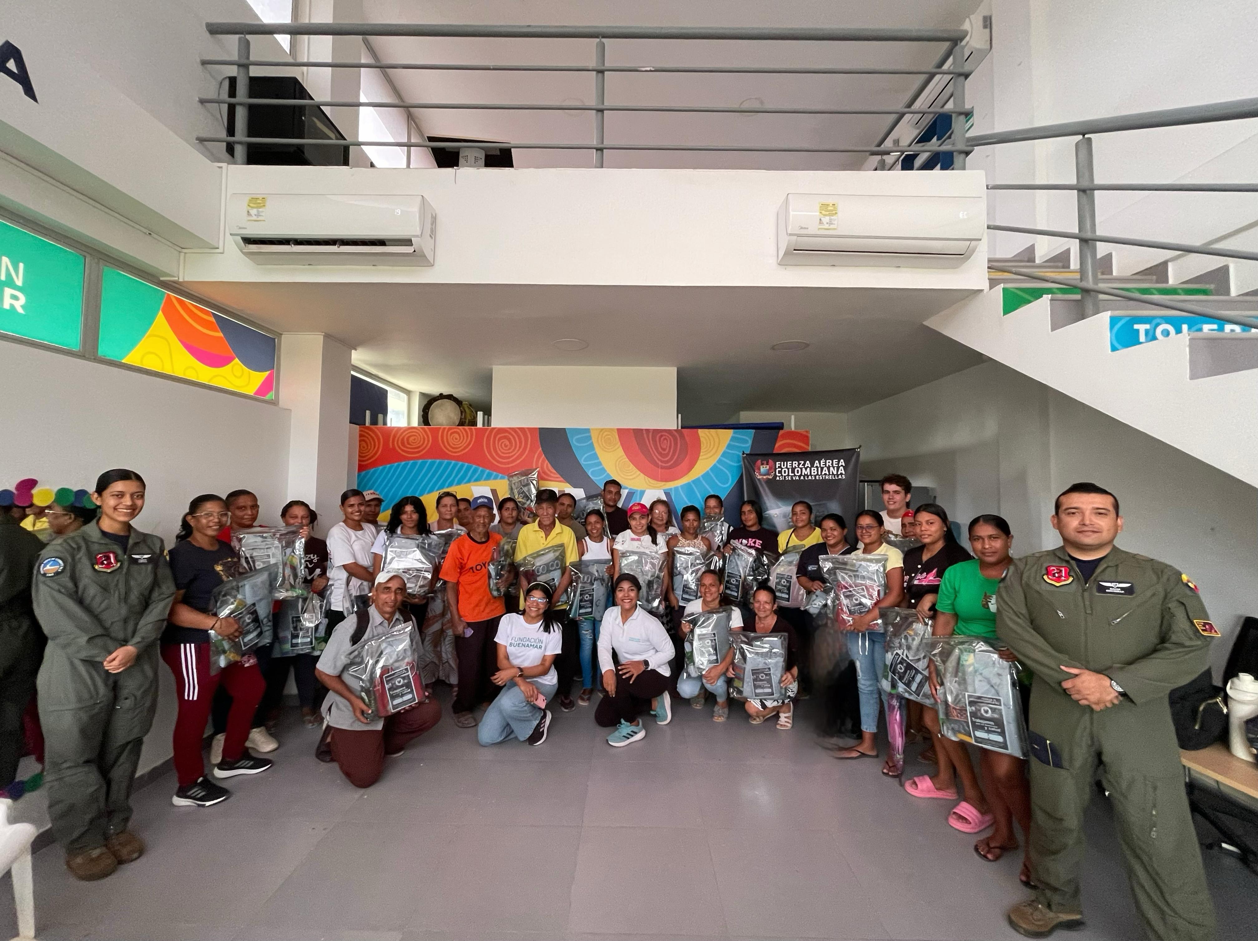 Familias de Sitio Nuevo en Magdalena fueron beneficiadas con elementos para el hogar