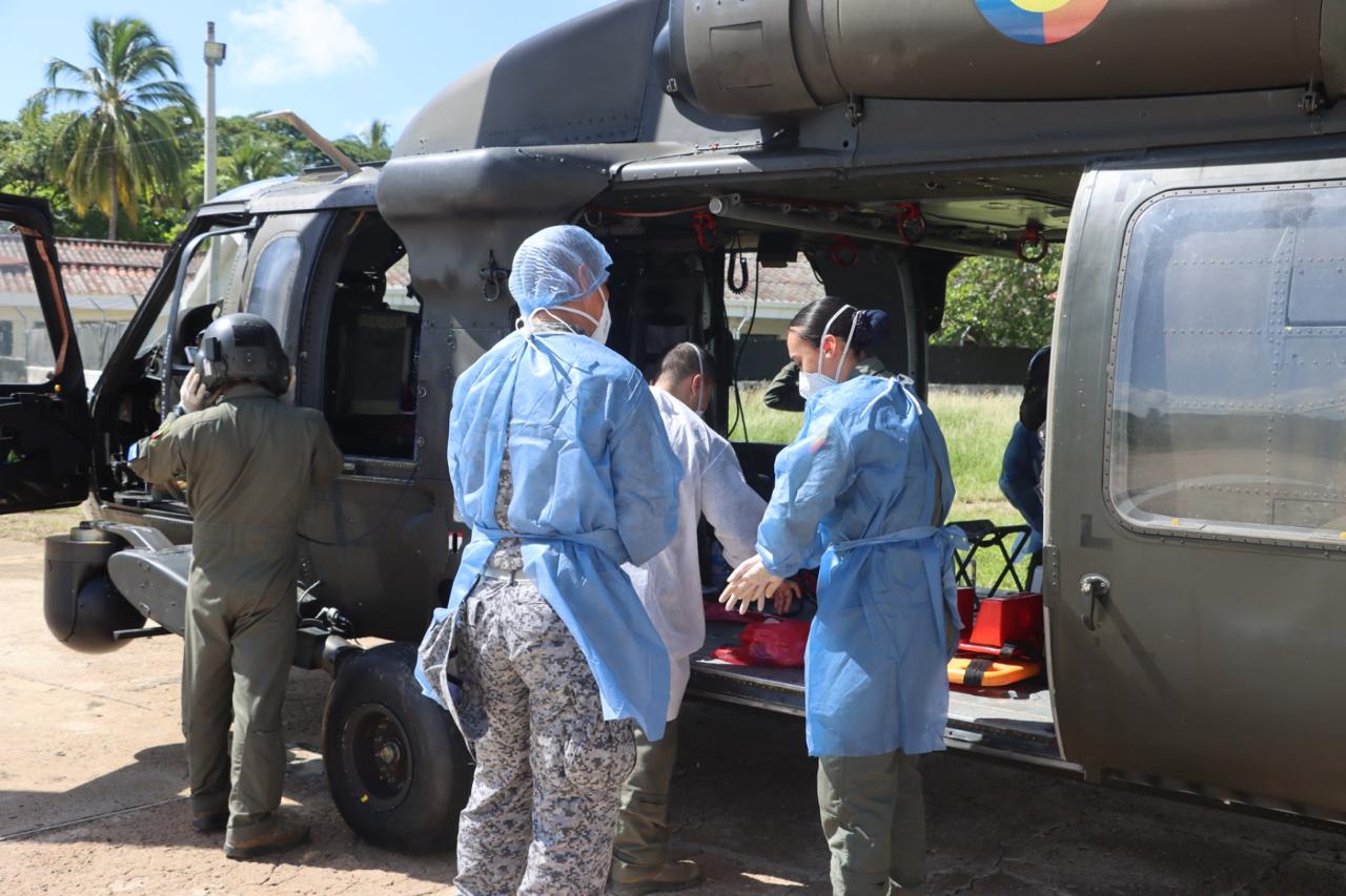 Paciente con síntomas de tuberculosis es trasladado vía aérea en misión humanitaria 