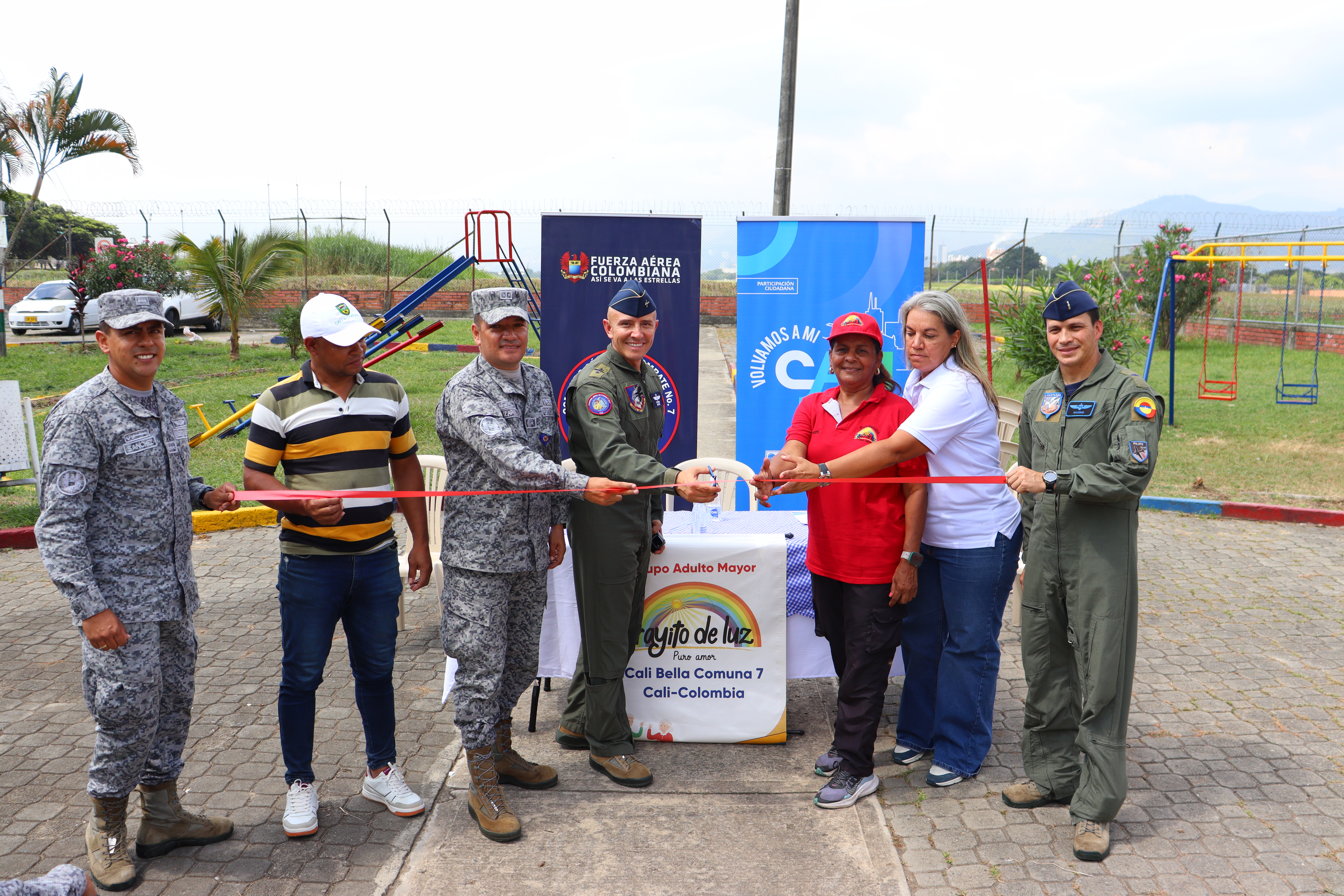 Ciudadanos de Cali Bella se encuentran disfrutando de la renovación de su parque