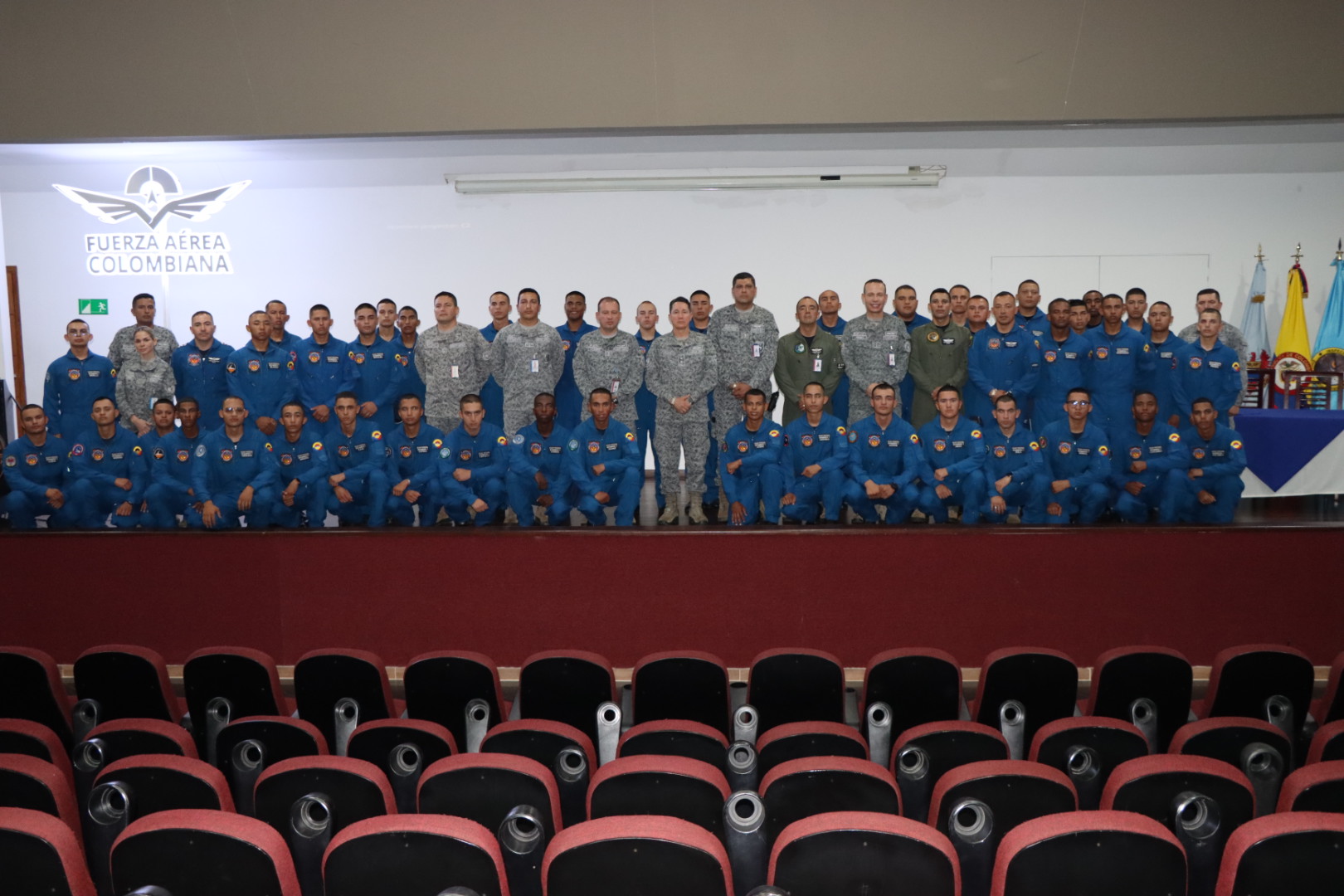 Culmina exitosamente primer curso de bomberos aeronáuticos para Soldados Profesionales