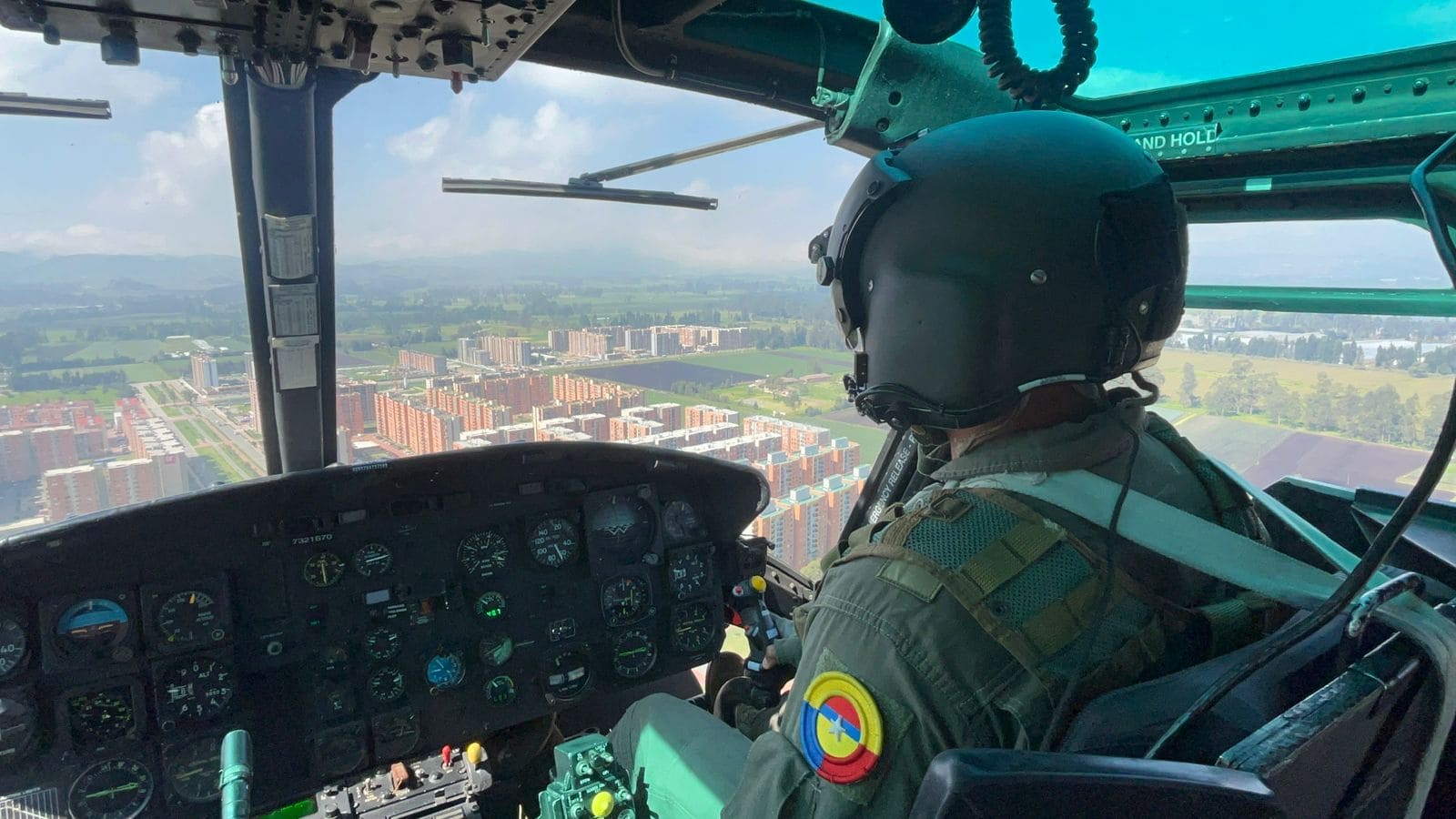 En estas fiestas su Fuerza Aeroespacial custodia la seguridad de los colombianos