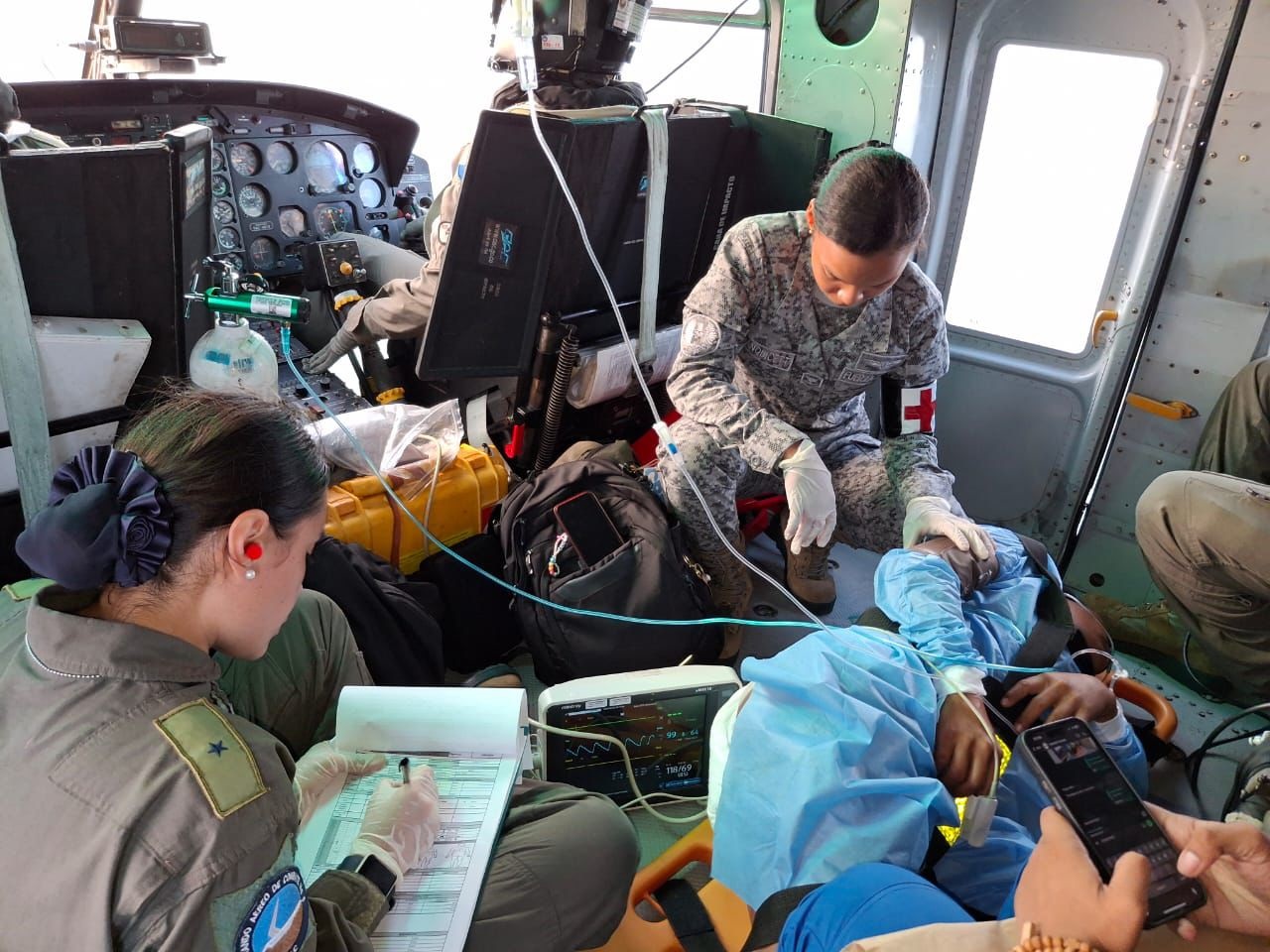 Mujer Wayuúu embarazada en estado crítico fue trasladada en helicóptero 
