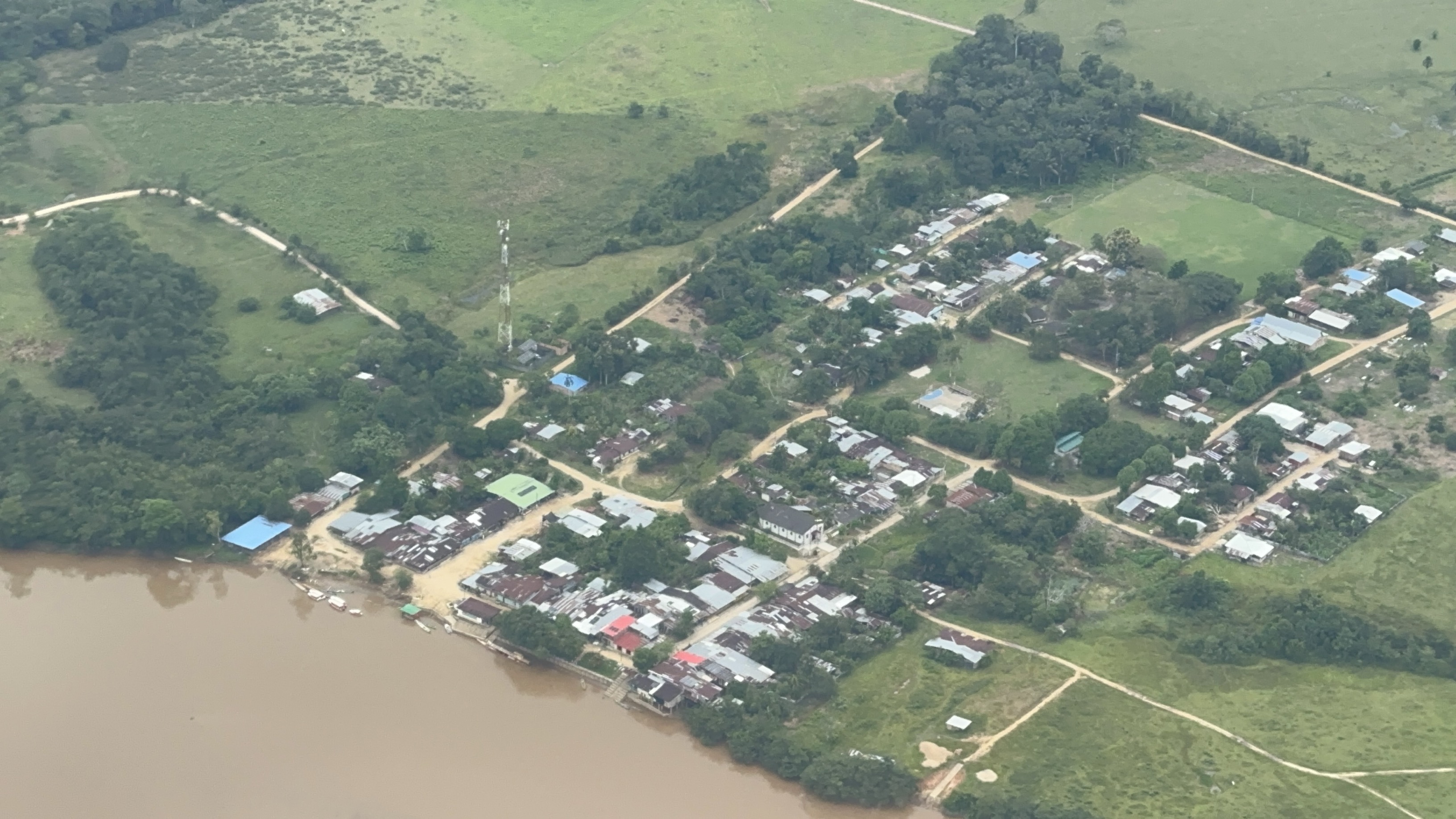 Vigilancia aérea fortalece la seguridad durante Semana  Santa en el suroriente colombiano 