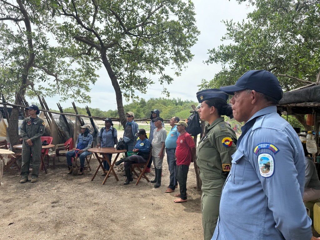 Acercamiento con pescadores en el Caribe, promueve prevención de reclutamiento forzado