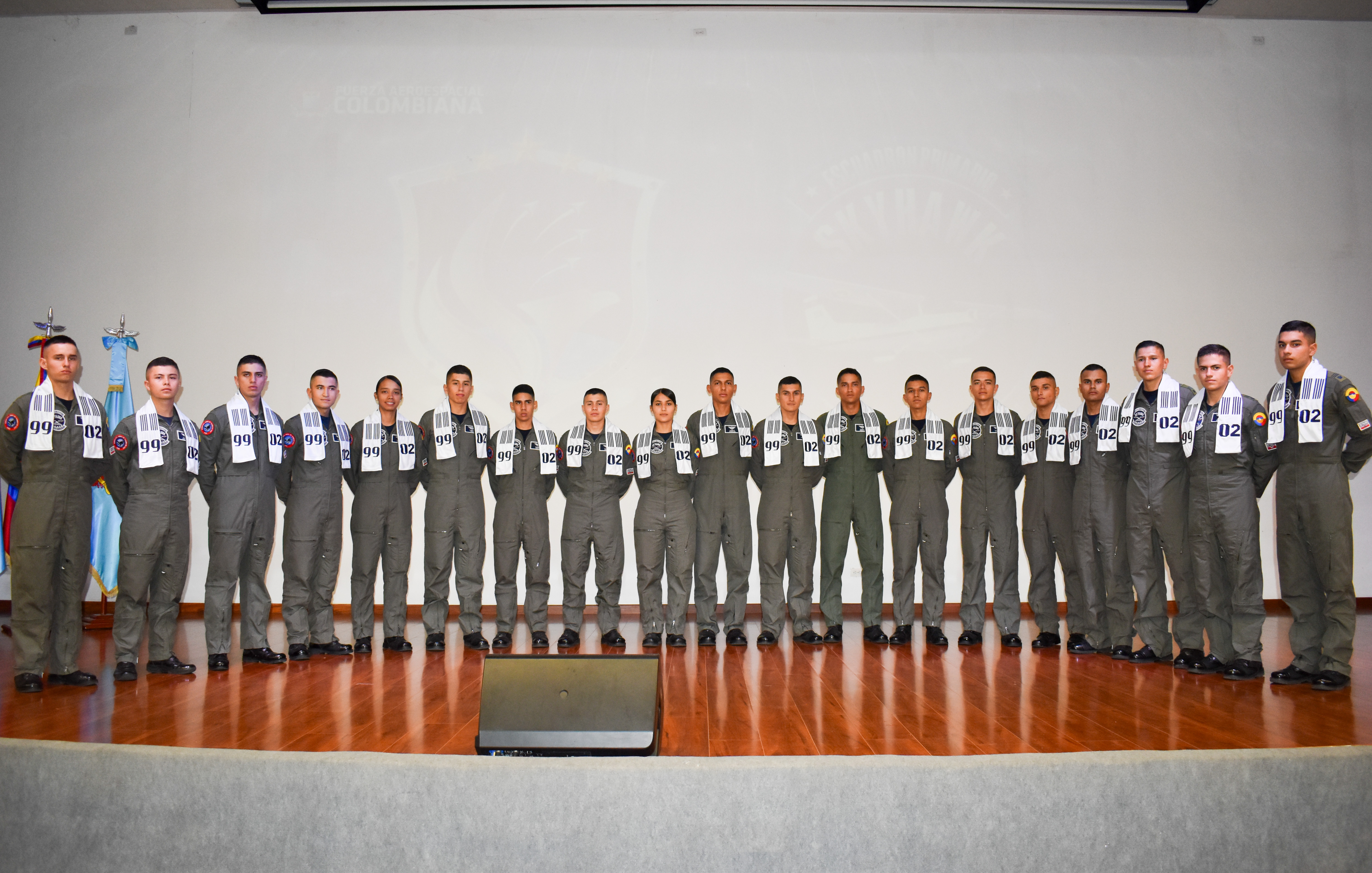 Cadete guatemalteco se entrena en Fuerza Aeroespacial Colombiana para ser piloto militar