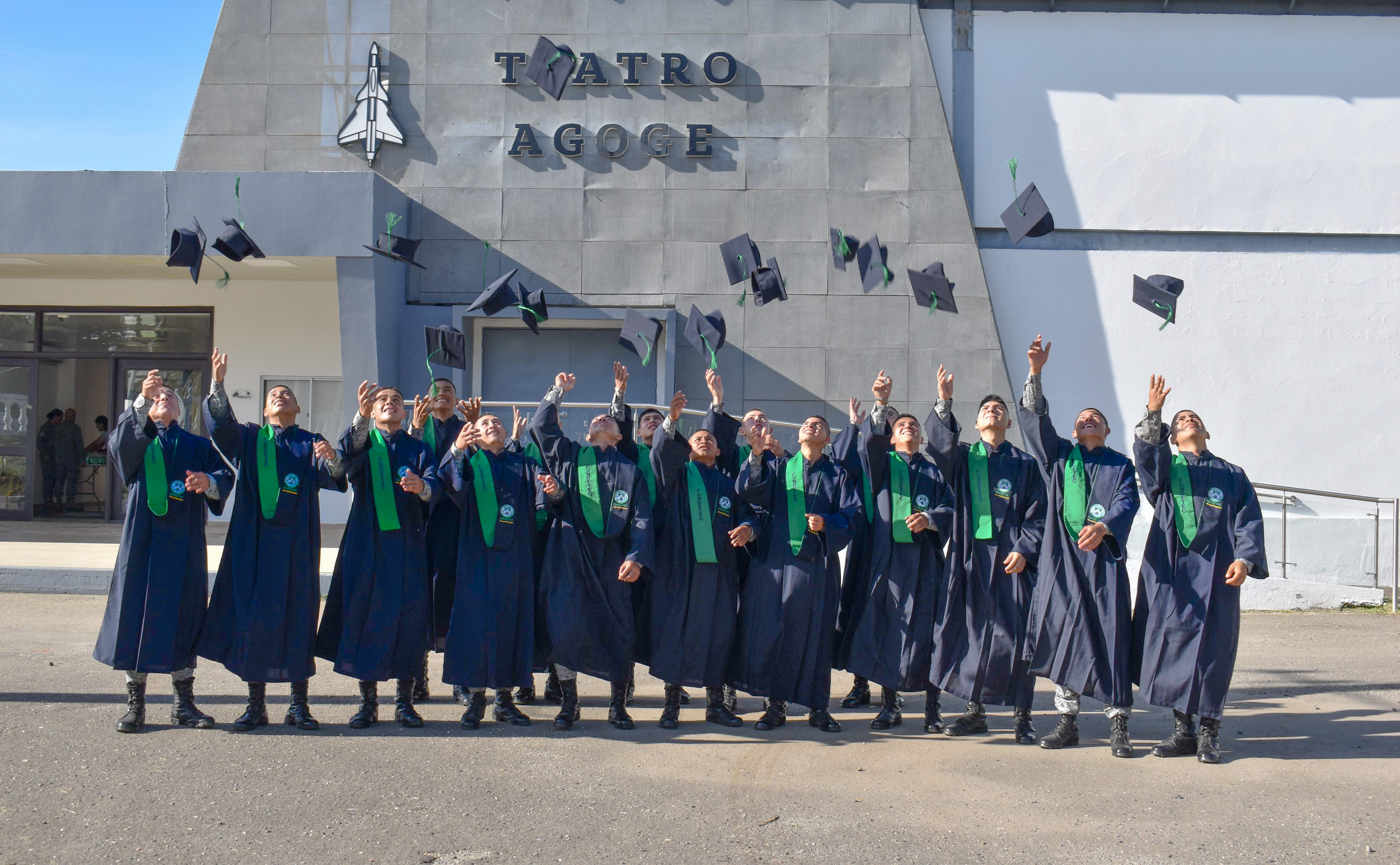 Forjando un mejor futuro: Soldados de la Fuerza Aeroespacial culminan el bachillerato 