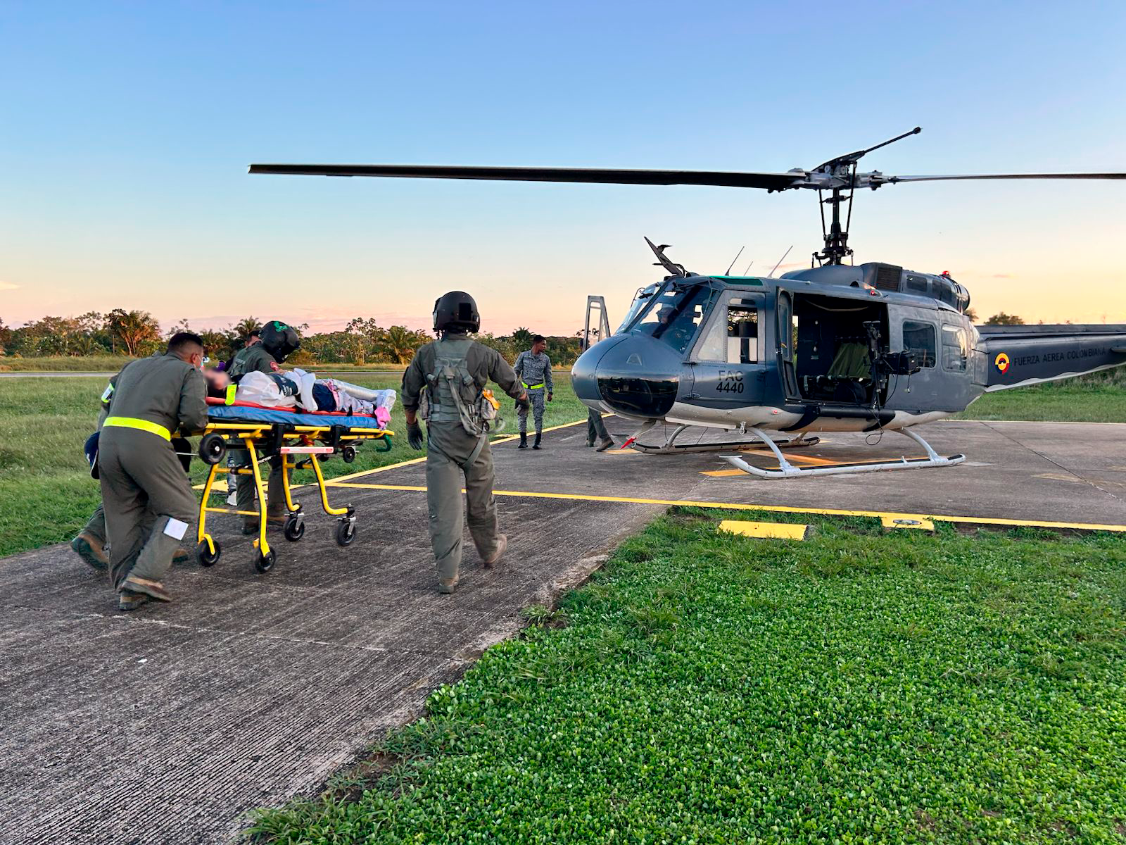 Traslado aeromédico oportuno preservó la vida de joven en Caquetá