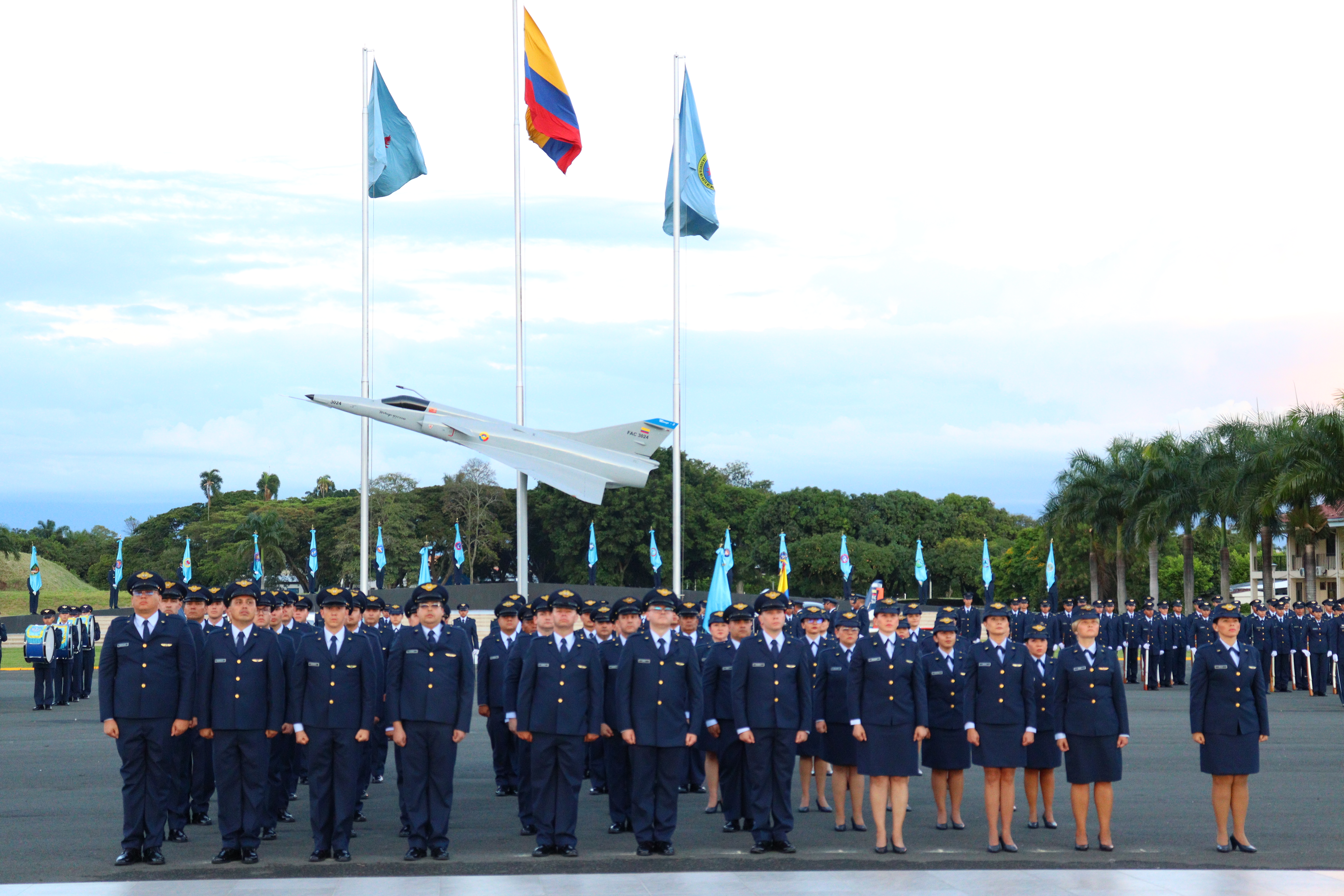 Nuevos Subtenientes al servicio de la Nación como Oficiales Profesionales de Reserva Nuevos Subtenientes al servicio de la Nación como Oficiales Profesionales de Reserva