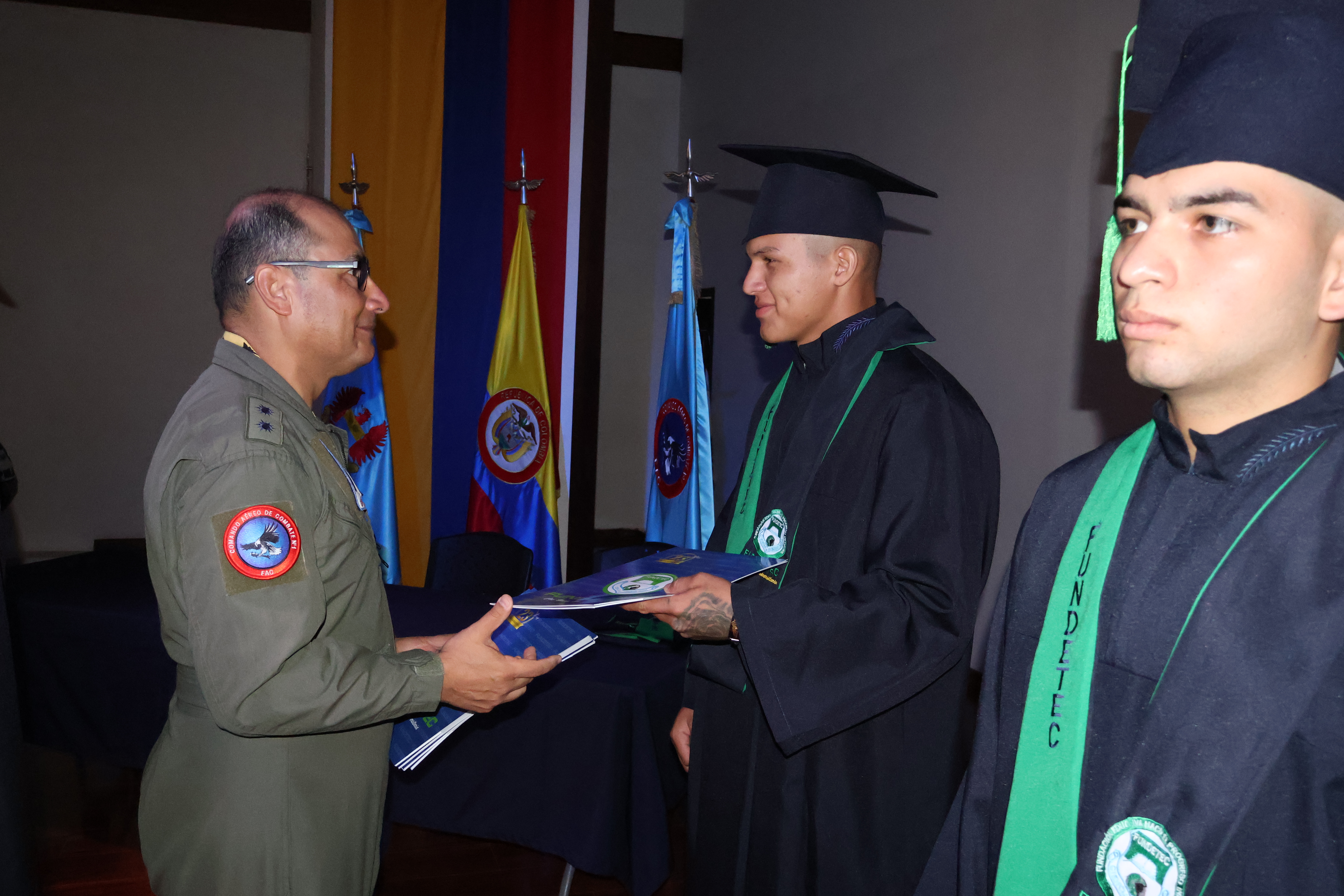 Soldados de Aviación cursan el bachillerato mientras prestan el servicio militar