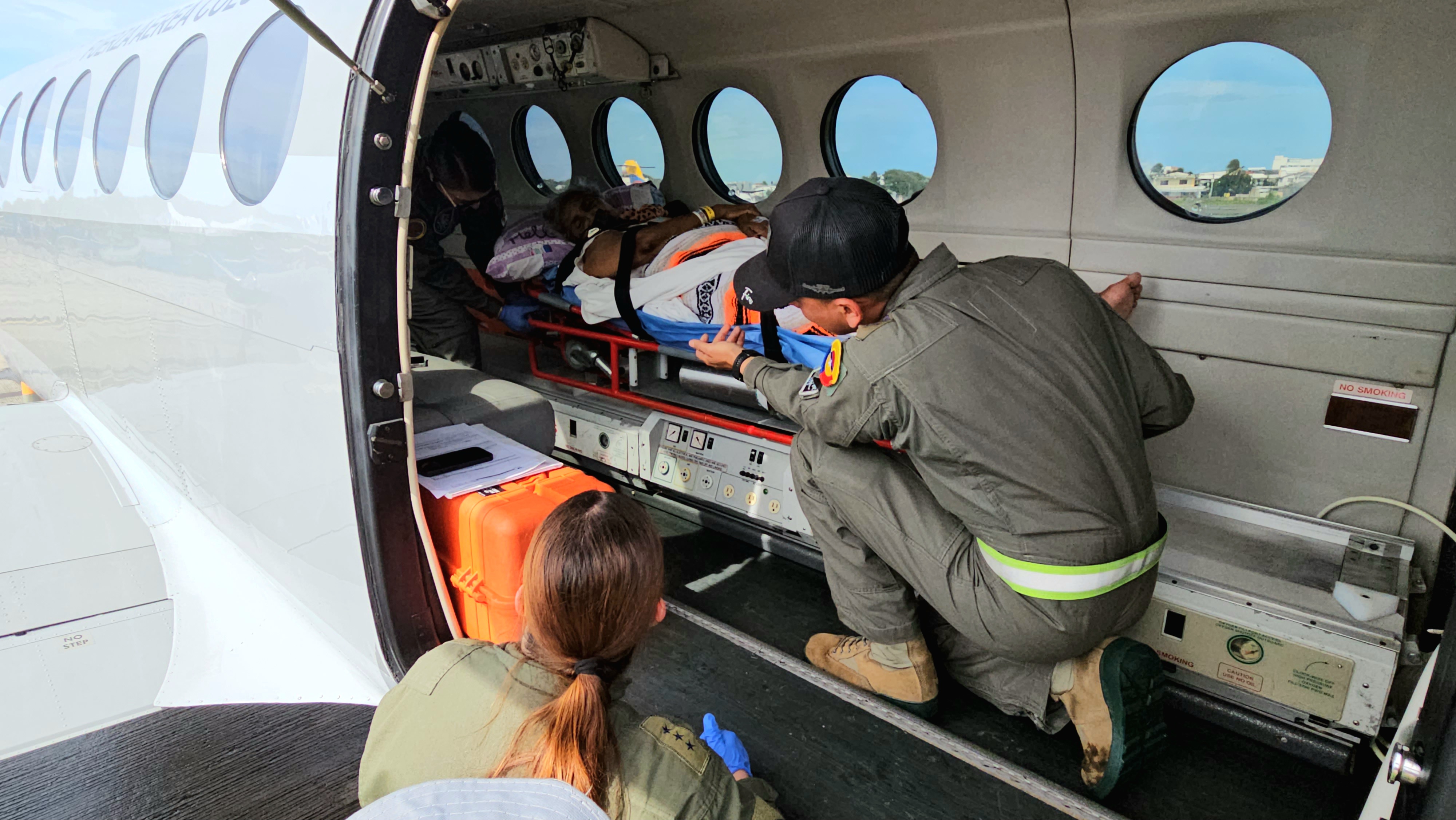 La misión aeromédica continúa durante el puente festivo en la región insular