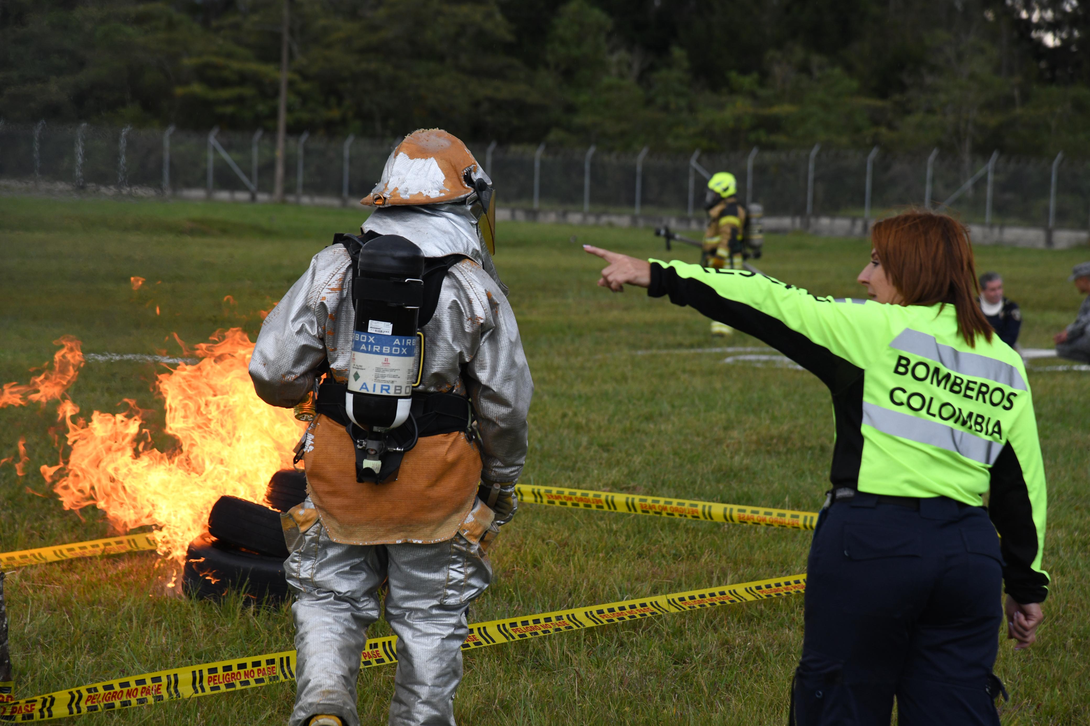 Escenarios simulados de incendio fortalecen capacidades interinstitucionales de respuesta ante emergencias
