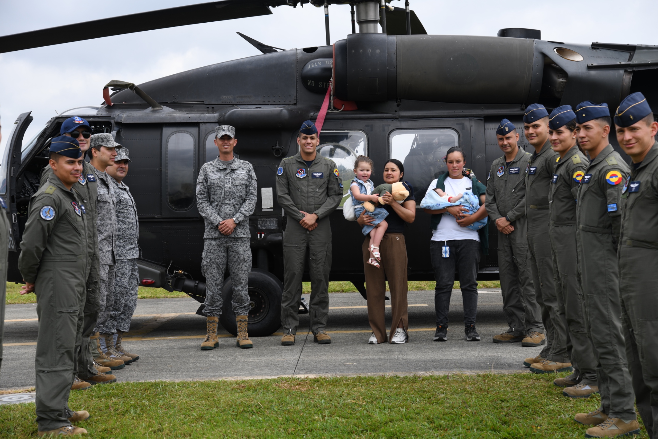 Emotivo encuentro con Angelita, la niña que nació en un helicóptero