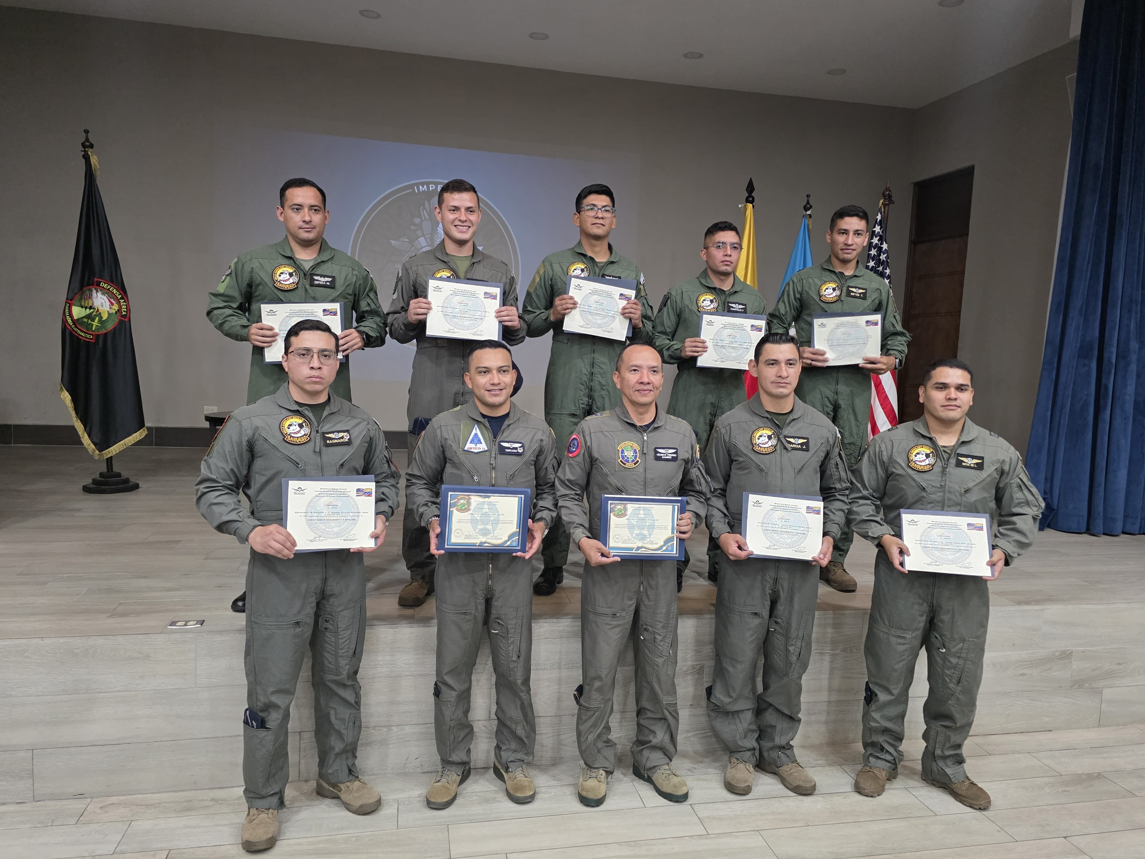 Instructores colombianos fortalecen capacidades de Defensa Aérea en Guatemala