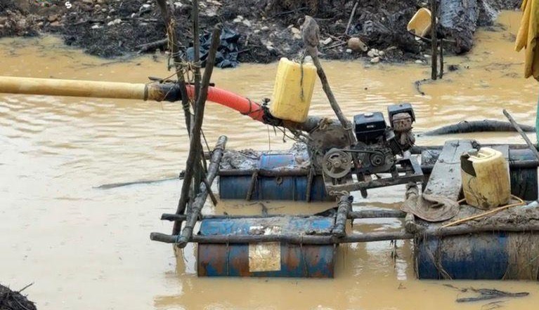 Acción militar destruyó unidades de producción minera ilegal en Putumayo 