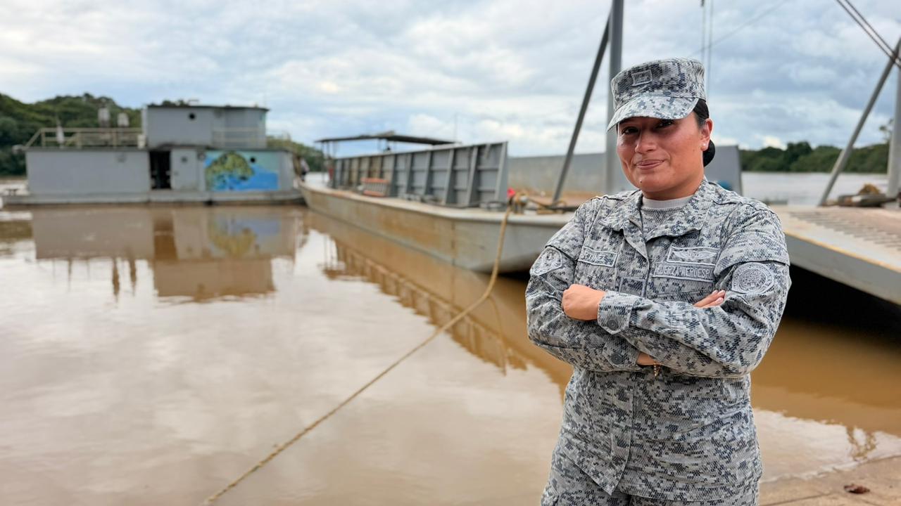 Íntegra, apasionada y valiente: mujer militar que honra la Fuerza Aeroespacial Colombiana