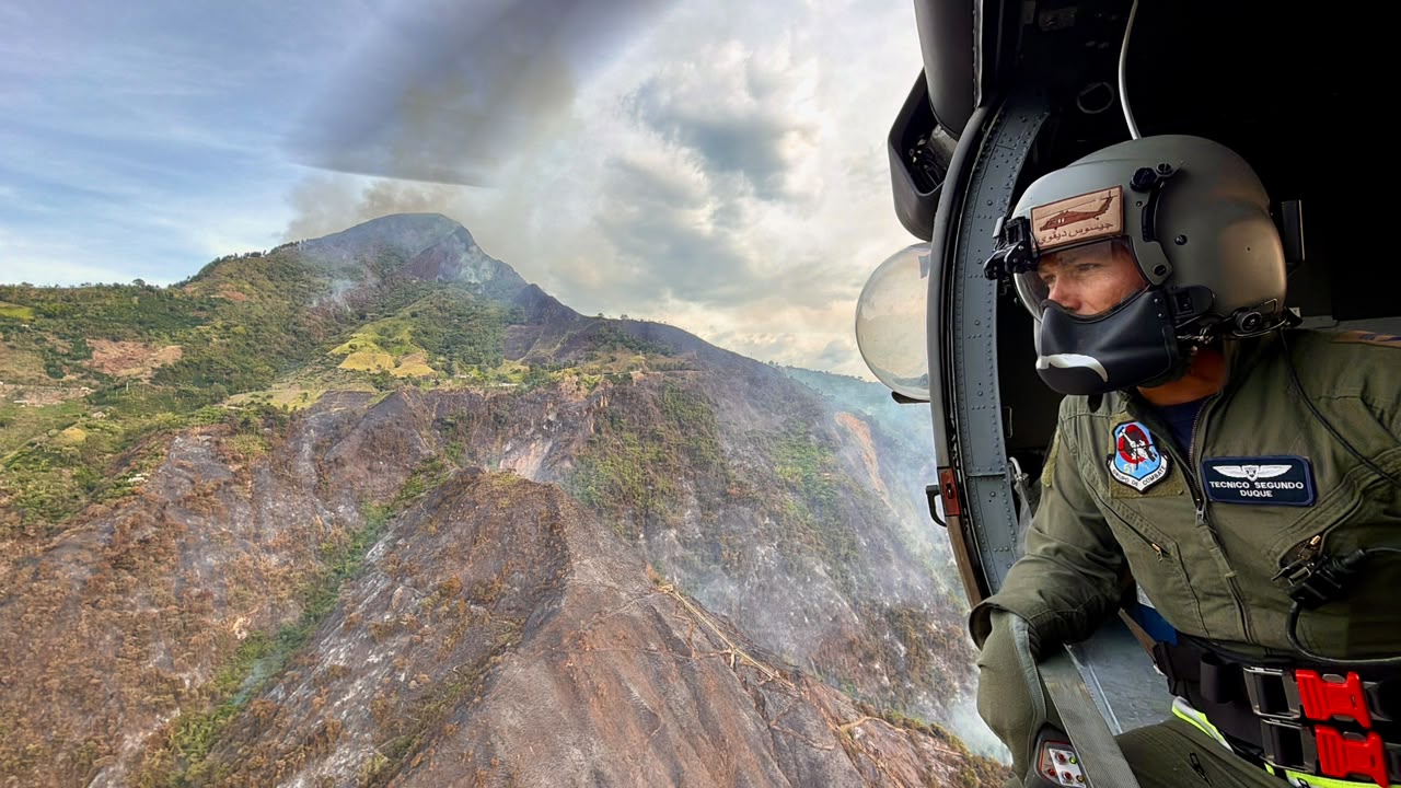 Black Hawk fortalece desde el aire la extinción de incendios en Antioquia