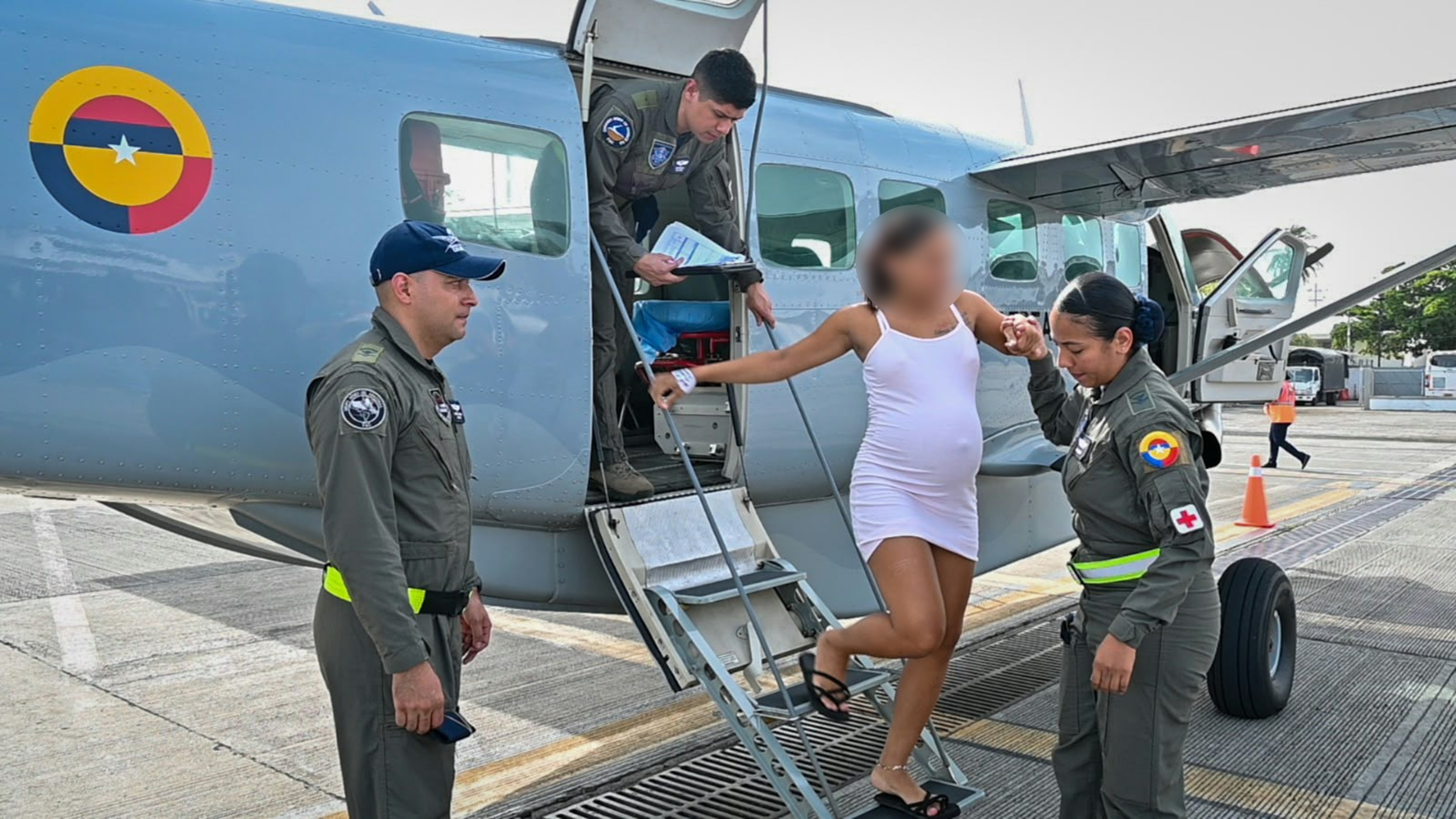 Traslado aeromédico permitió atención médica especializada para joven en estado de gestación