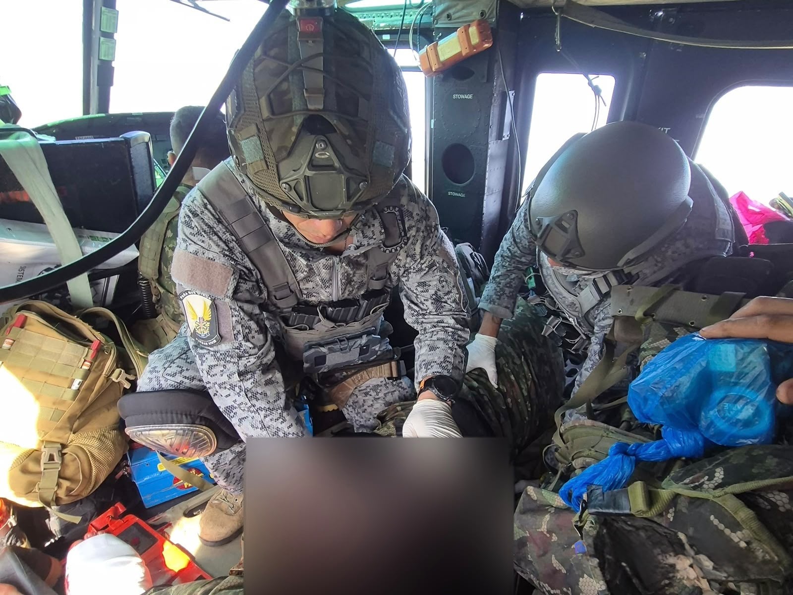 Sargento herido en campo minado se reencontró con su hijo, un soldado Fuerza Aérea