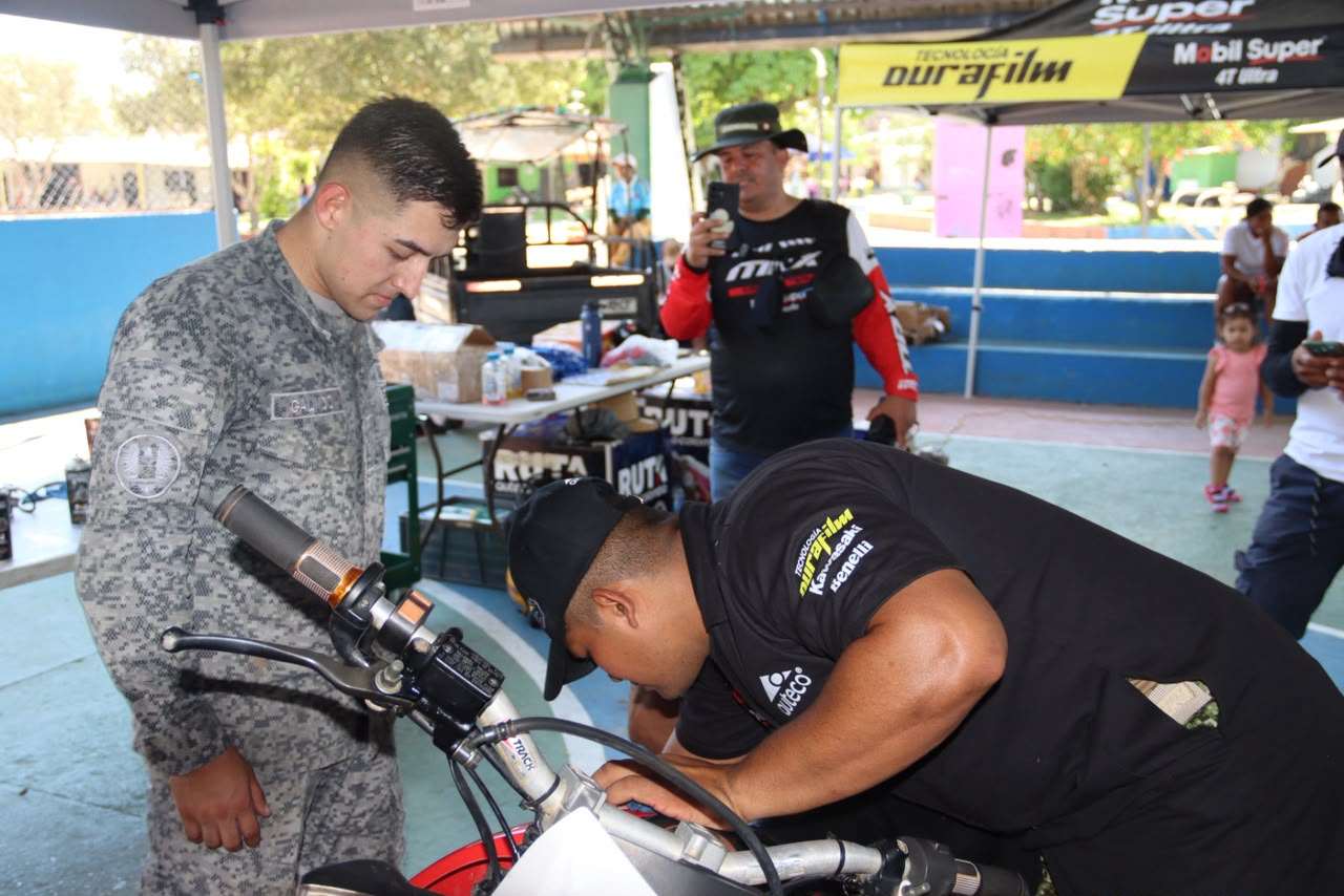 Fuerza Aérea Colombiana beneficia a Solano con mantenimiento gratuito para 100 motocicletas