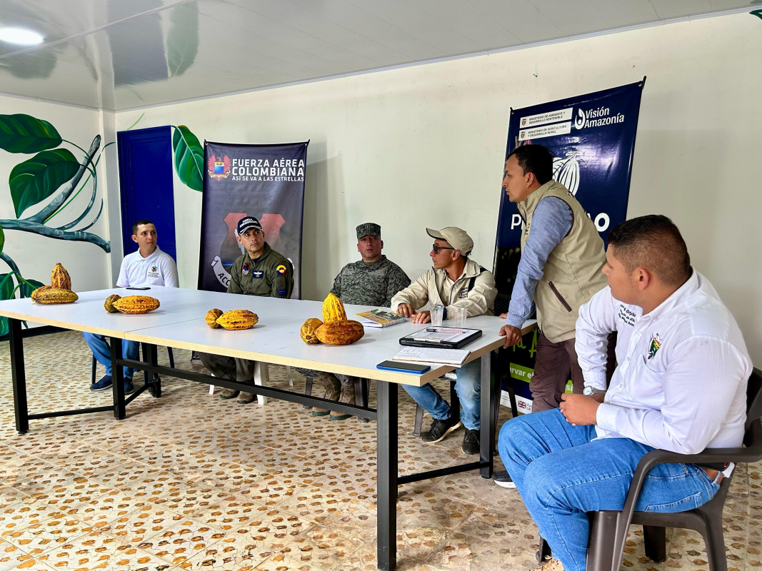 Trabajo Interinstitucional mejora la productividad del cacao en Solano,  Caquetá | Fuerza Aeroespacial Colombiana