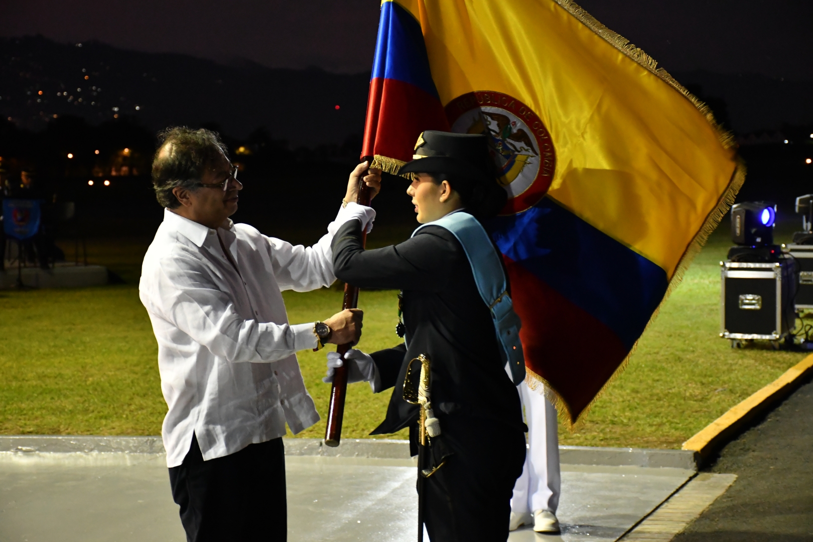 Bienvenidos a su Fuerza Aérea Colombiana
