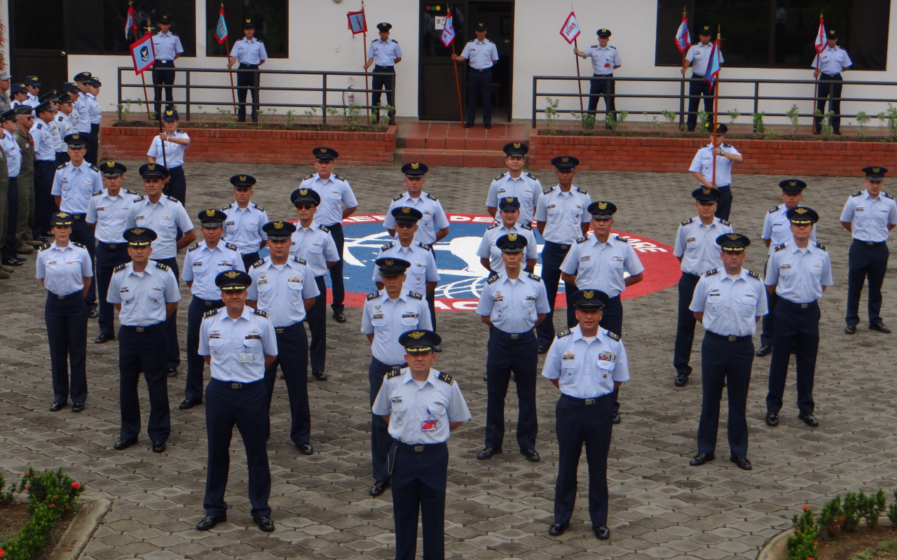 Cambio de insignias de grado en Suboficiales del Grupo Aéreo del Casanare