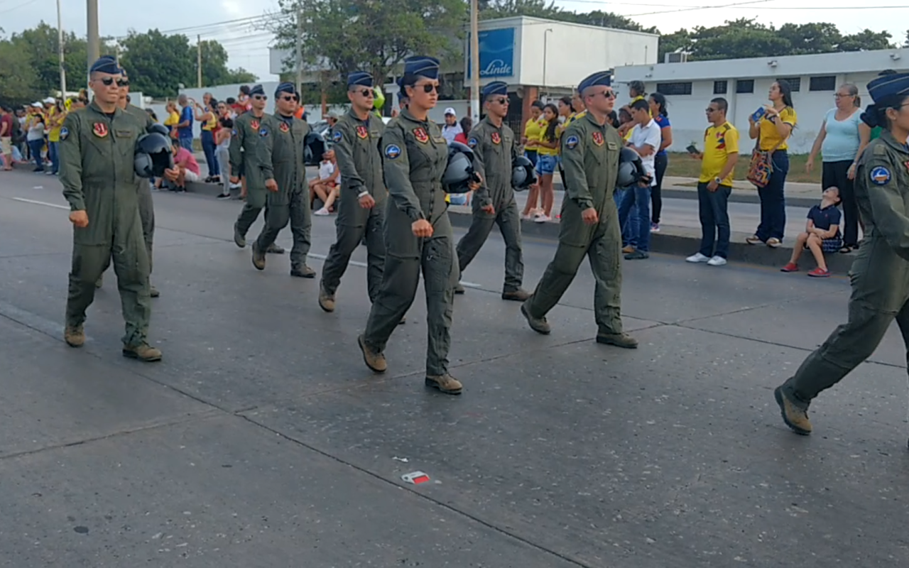 Las Fuerzas Militares de Colombia y la Policía engalanan a la ciudad de Barranquilla