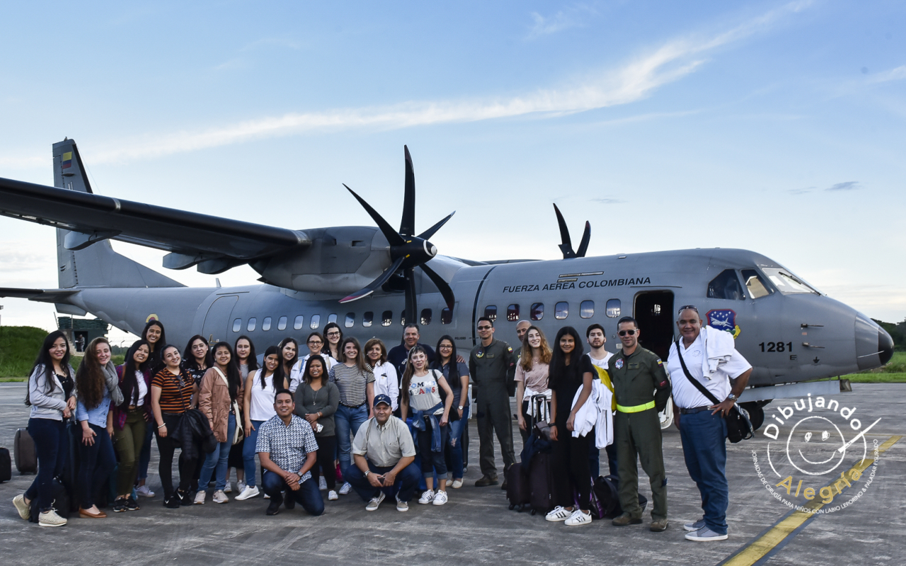 Dibujando Alegría Fuerza Aérea
