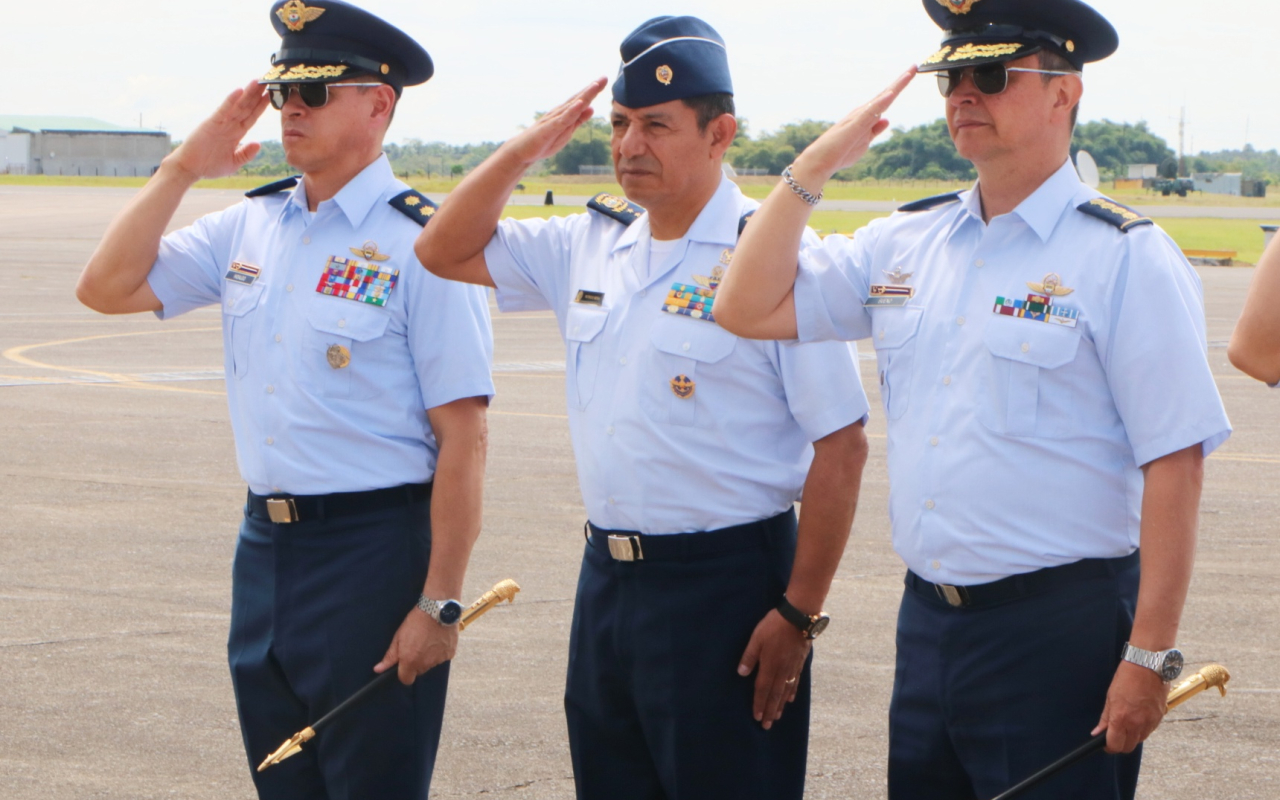 Fuerza Aérea Ecuatoriana conoció capacidades del CACOM 2