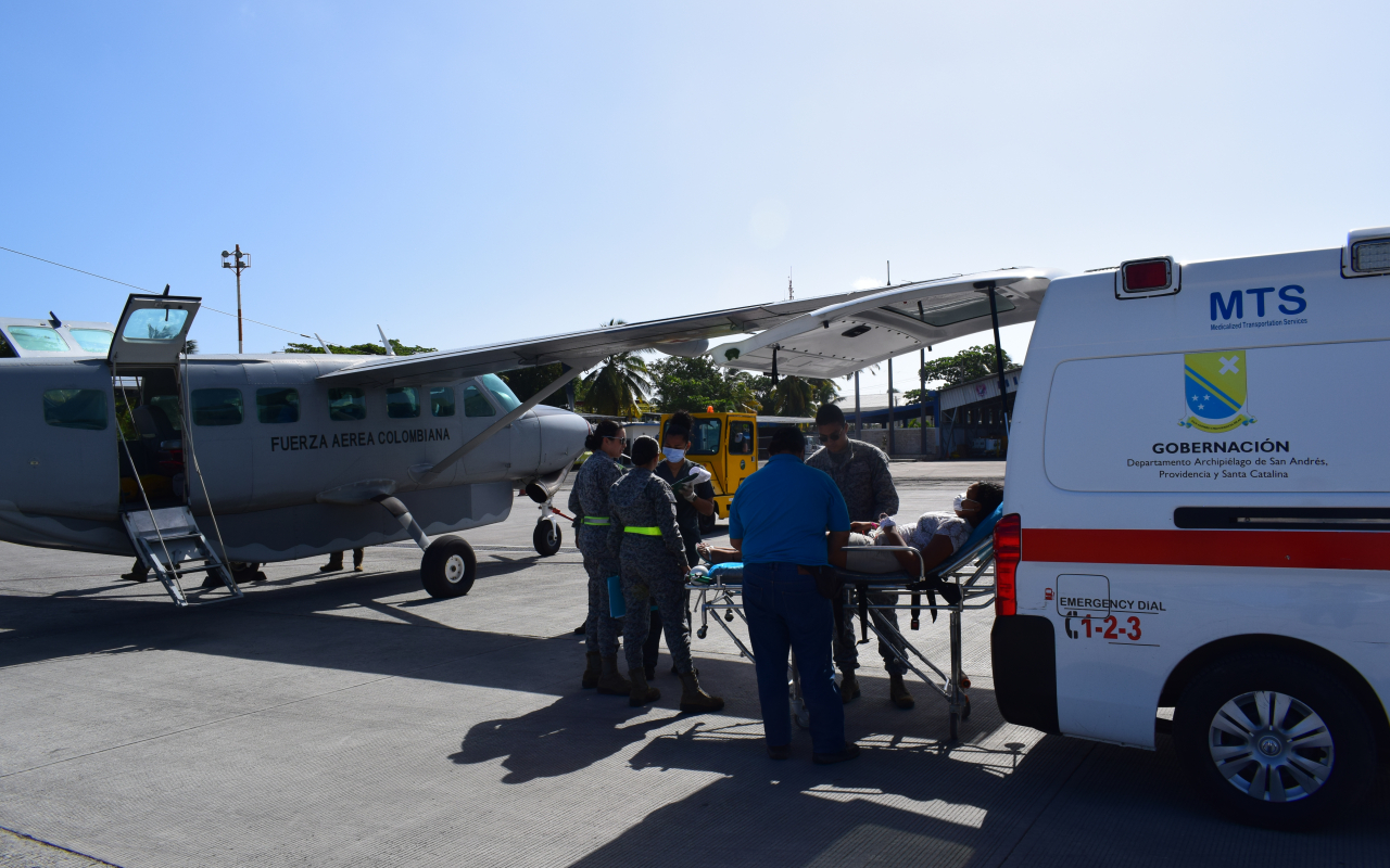 Se realiza traslado aeromédico a joven cartajenera desde la isla de Providencia
