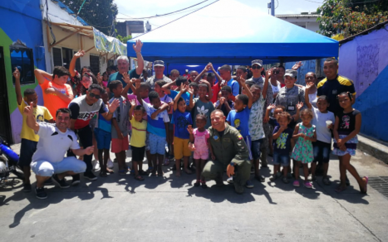 El barrio Obrero en la Isla de San Andrés, abrió sus puertas al Grupo Aéreo del Caribe