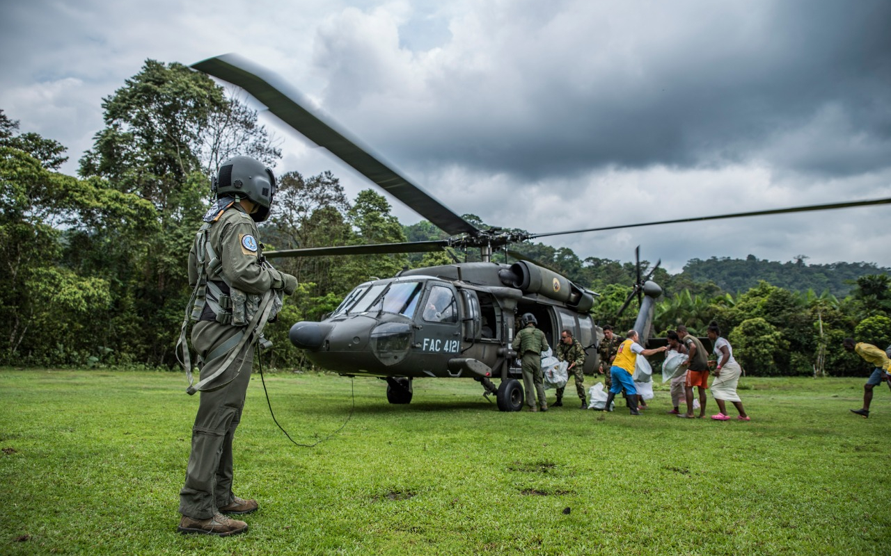 Por vía aérea llega ayuda humanitaria al corregimiento de Mandé