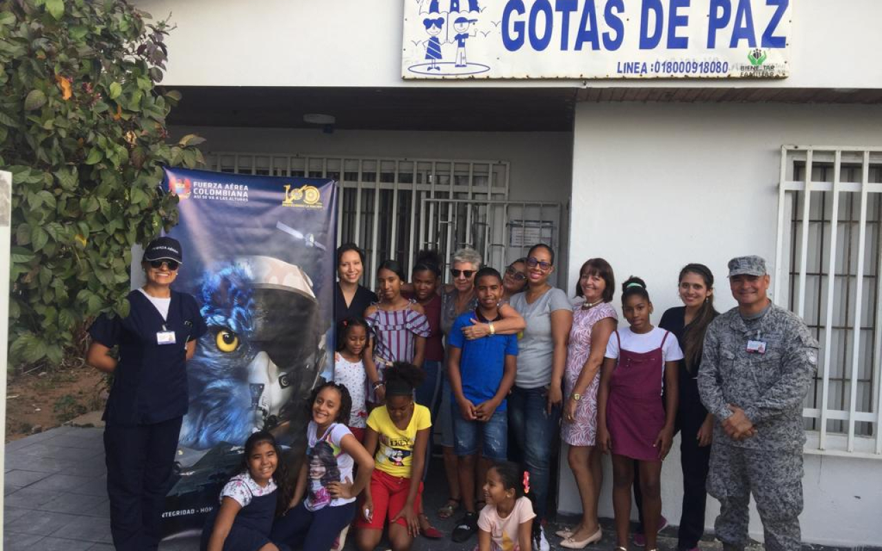 ONG Gotas de Paz, recibe a la Fuerza Aérea Colombiana