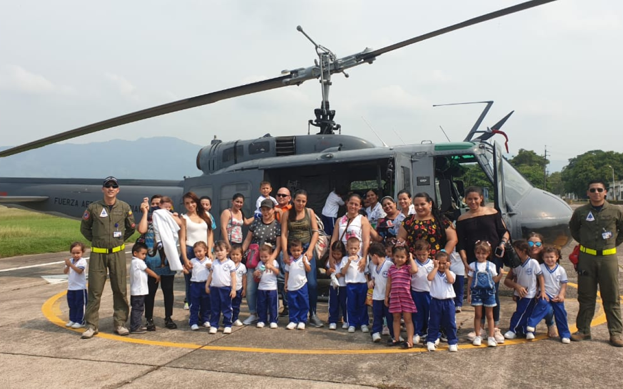 Niños del municipio de La Dorada visitaron la Base Aérea de Palanquero
