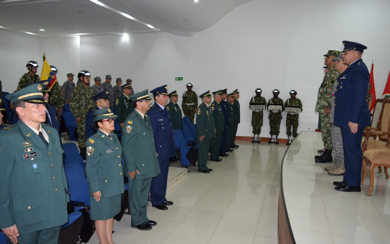 Celebración cuadragésimo tercer aniversario del cuerpo de Profesionales Oficiales de Reserva de las Fuerzas Militares, en Cali