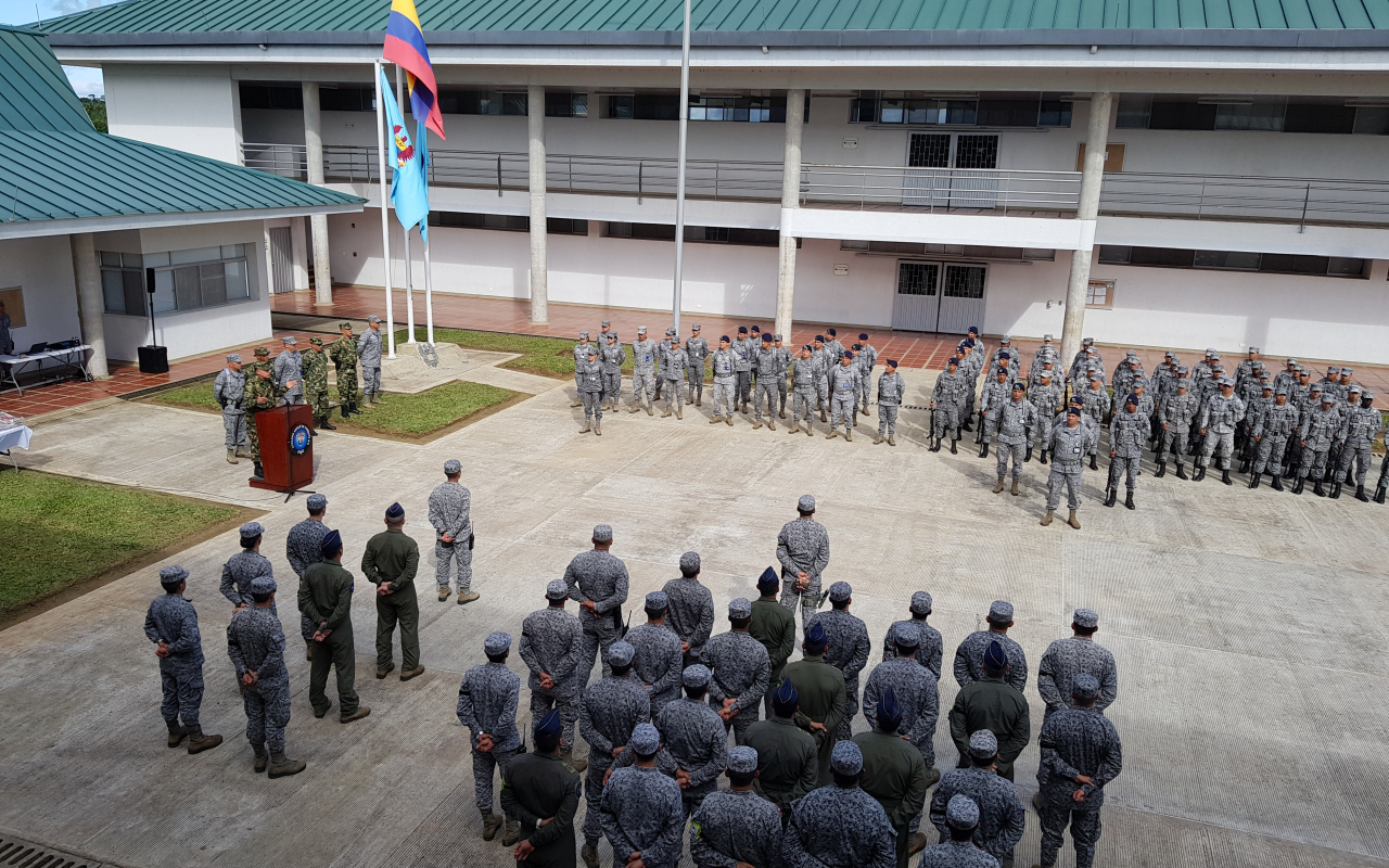 Con motivo del aniversario No 85 del CACOM 6, comandante del Comando Conjunto No 3 visitó la Base Aérea 