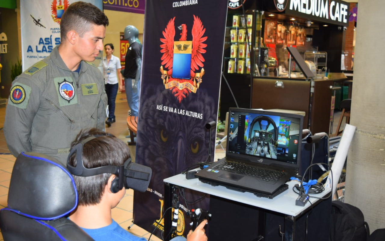 EMAVI y CACOM-7 celebran los 100 años de la Fuerza Aérea con la comunidad