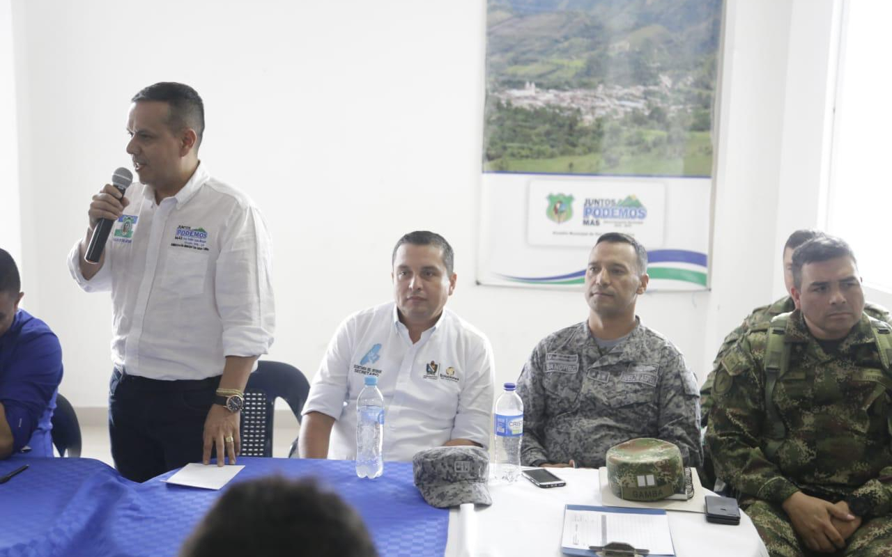 Autoridades se reúnen en Consejo Extraordinario de Seguridad en San Antonio 