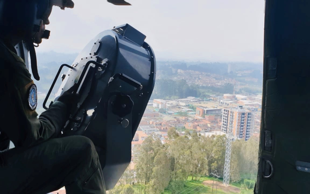 Seguridad desde aire y tierra fue brindada por la Fuerza Aérea para la implosión del Edifico Altos del Lago