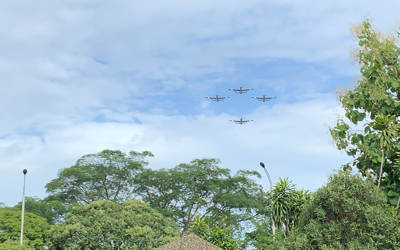 Aviones A-29 Supertucano de la Fuerza Aérea engalanaron el cielo de Tame, Arauca