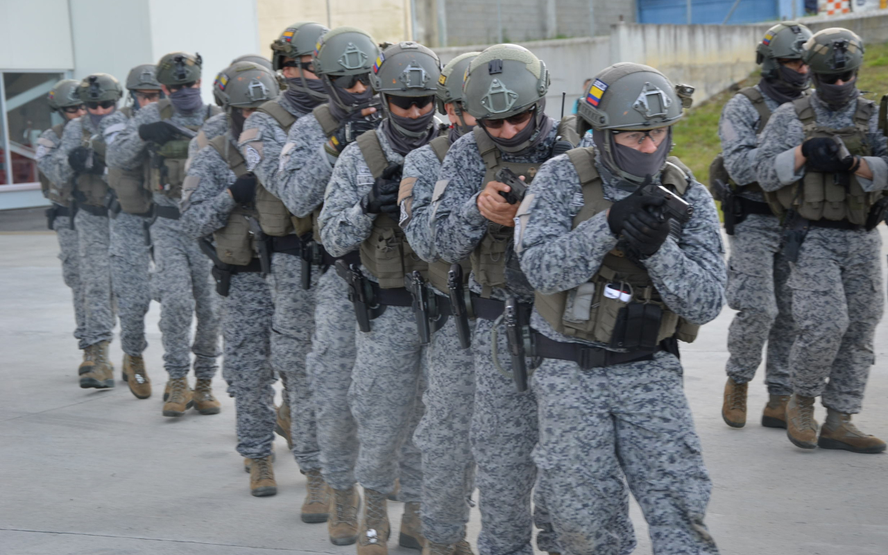 Comandos Especiales Aéreos recuperan aeronave secuestrada en simulacro realizado en el aeropuerto de Rionegro